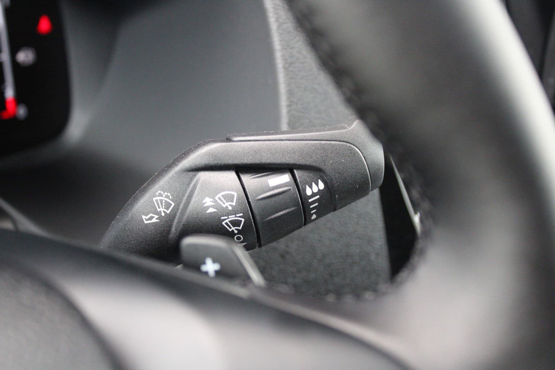 Ford Transit 350 2.0 TDCI L2H2 Limited 165pk - Adaptive Cruise - Xenon - Navi - Blind Spot - 360 camera - Rijklaar thumbnail 15