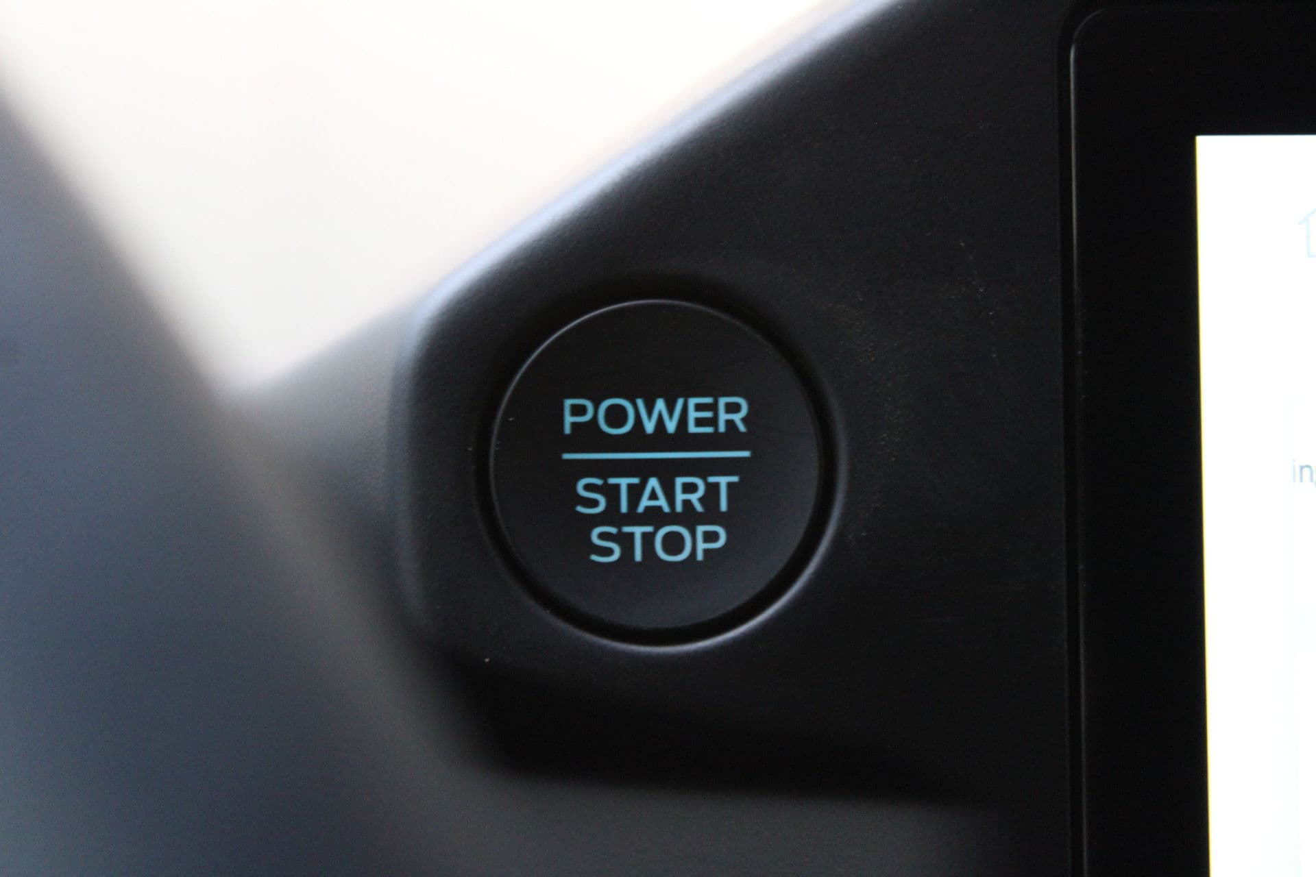 Ford Transit Custom 320 2.5 PHEV L2H1 Trend 232pk - 5 jaar GARANTIE - 2x Schuifdeur - Adaptive Cruise - Blind Spot - Navigatie - Camera - Verwarmd Stuur - Rijklaar thumbnail 28