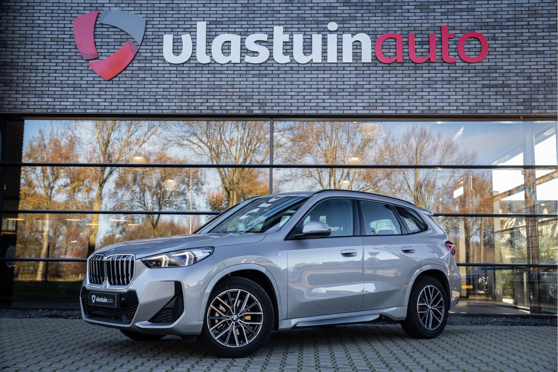 BMW X1 sDrive18i M-sport , Draadloze lader, Keyless entry, Achteruitrijcamera,