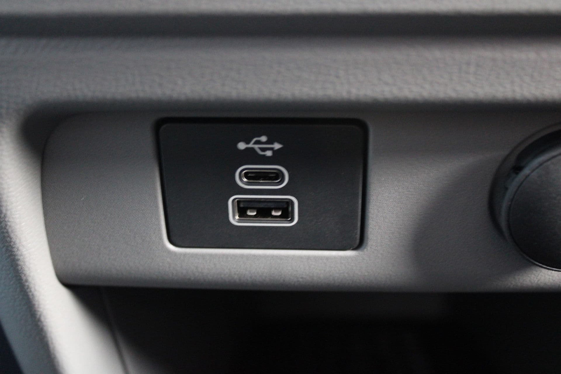 Ford Tourneo Custom 340 2.5 PHEV L2H1 Titanium X 232pk - ACC - Pano - B&O - Elek. schuifdeuren - 360 camera - Elek-Trekhaak - Prijs excl. BTW - Rijklaar thumbnail 36