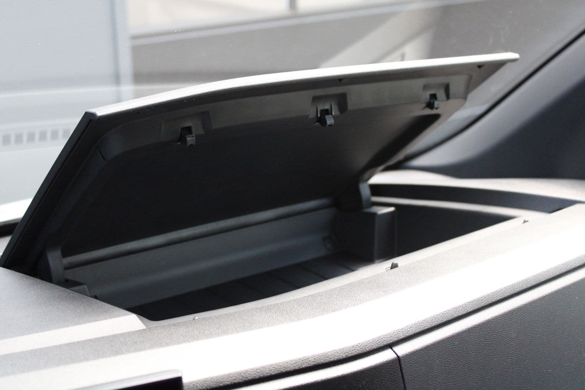 Renault Master T35 2.0 dCi 170pk L2H2 Extra - 2x Schuifdeur - Navigatie - Blind Spot - Camera - Stoelverwarming - Verwarmde voorruit - Rijklaar thumbnail 35