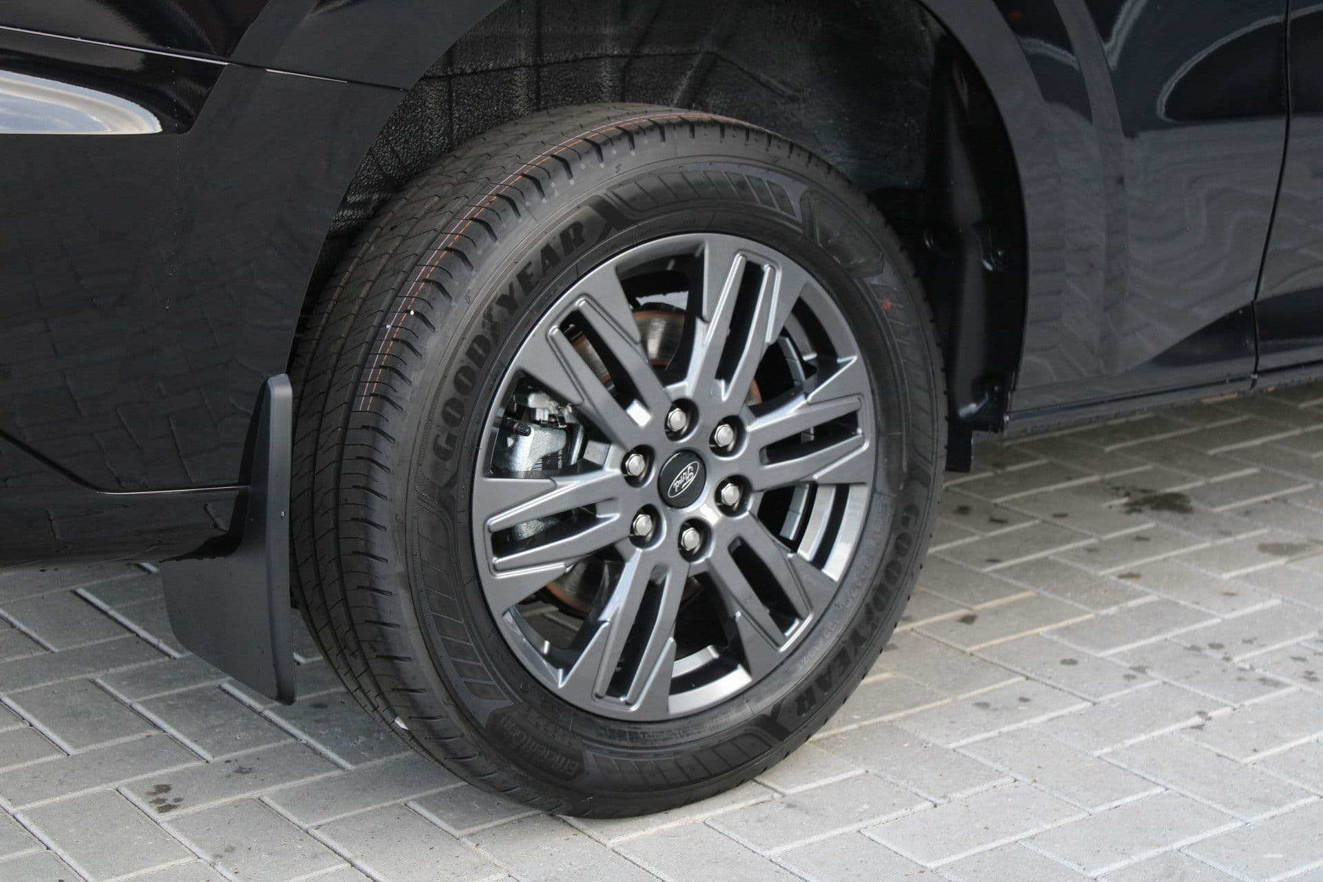 Ford Transit Custom 320 2.0 TDCI L2H1 Limited 150pk - Adaptive Cruise - Verwarmd stuur - Blind spot - Navigatie - Camera - Draadloos laden - Rijklaar thumbnail 41