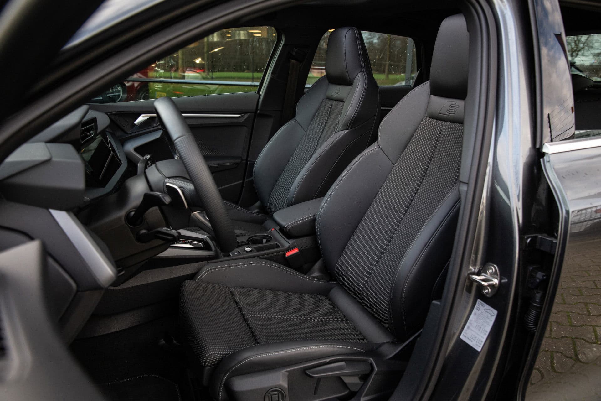 Audi A3 Sportback 35 TFSI S edition , Panoramadak, Sonos audio, Adap. cruise, Sfeerverlichting thumbnail 3