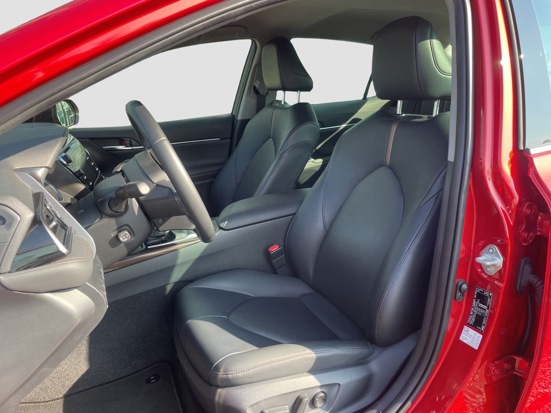 Toyota Camry 2.5 Hybrid Business + Blindspot | leder | Camera! thumbnail 11