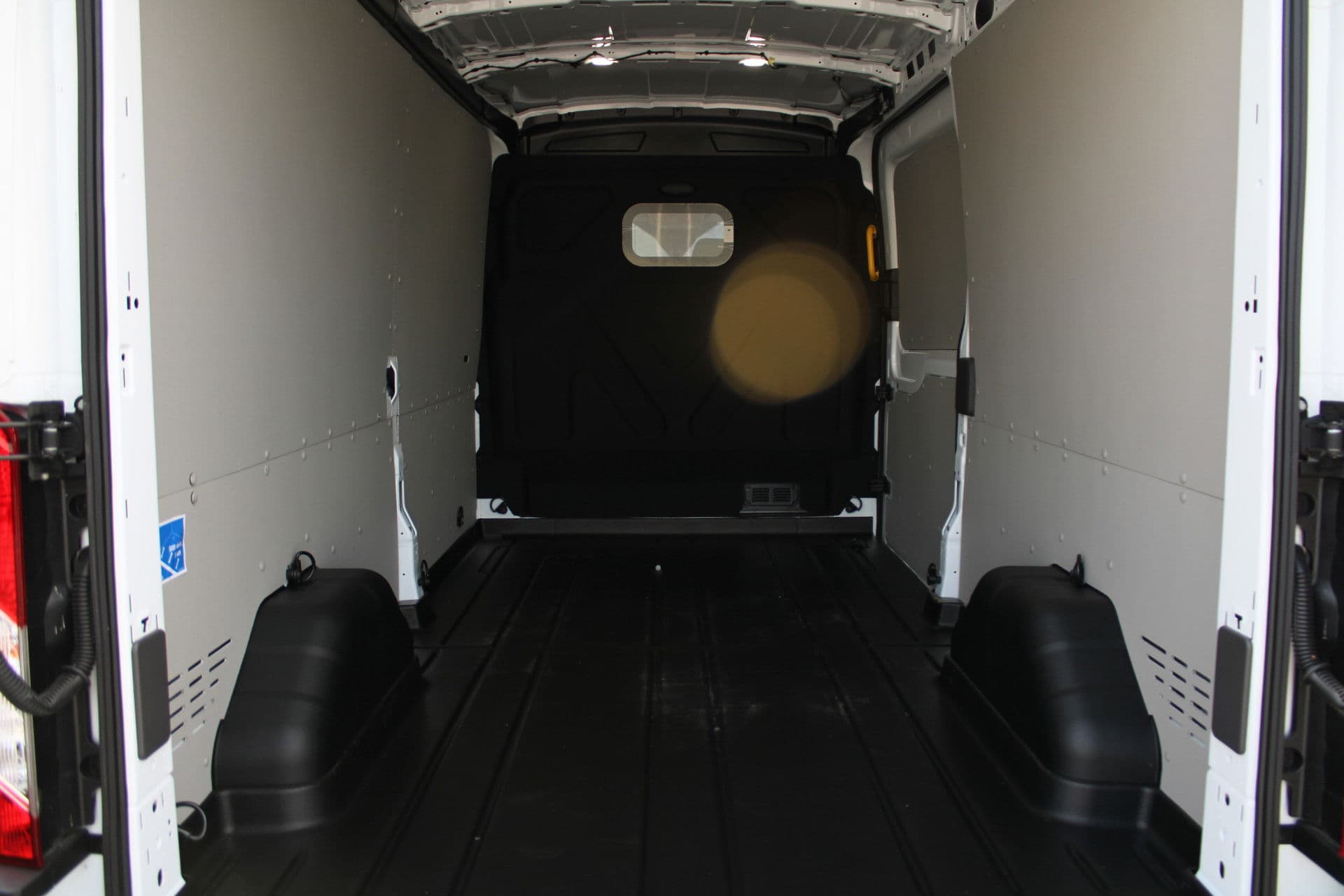 Ford Transit 350 2.0 TDCI L3H2 Trend MHEV 170pk Trend - Navigatie - Blind Spot - Adaptive cruise - Camera - 270gr deuren - Trekhaak - Rijklaar thumbnail 5