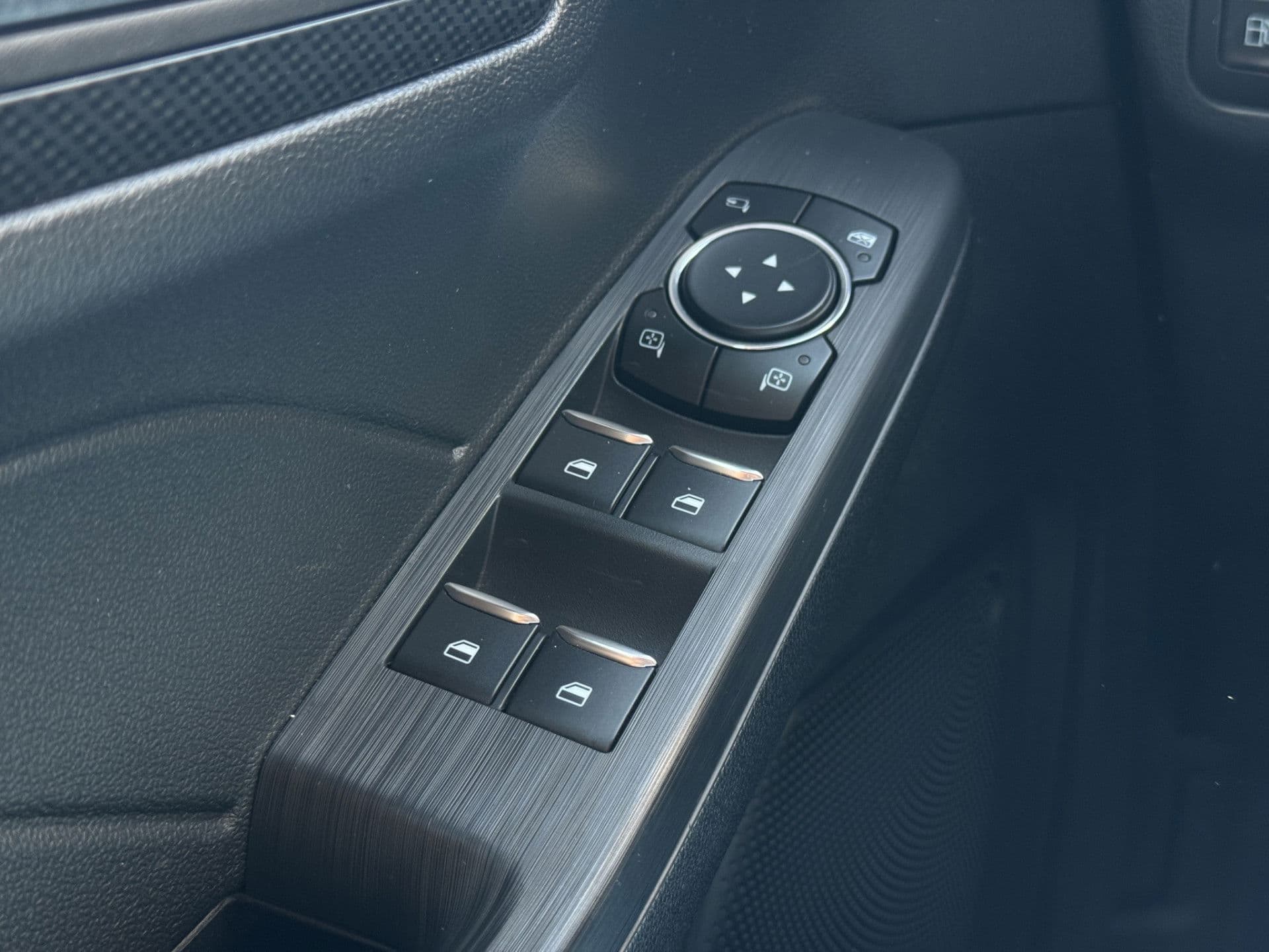 Ford Kuga 2.5 PHEV ST-Line X | Leder | 19" | Drive Ass. Pack | Winter pack thumbnail 13