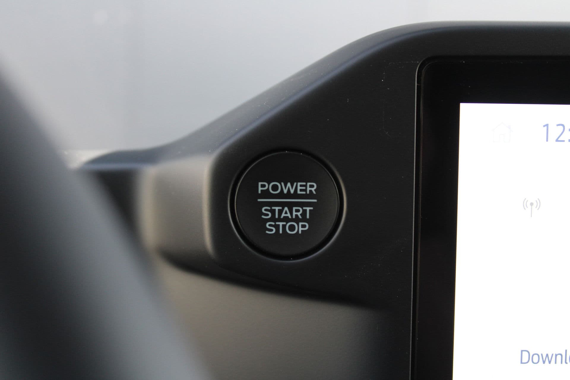 Ford Transit Custom 320 2.0 TDCI L2H1 Trend DC 136pk - Carplay - Android - Camera - Trekhaak - LED koplampen - Stoelverwarming - Draadloos laden - Rijklaar thumbnail 19