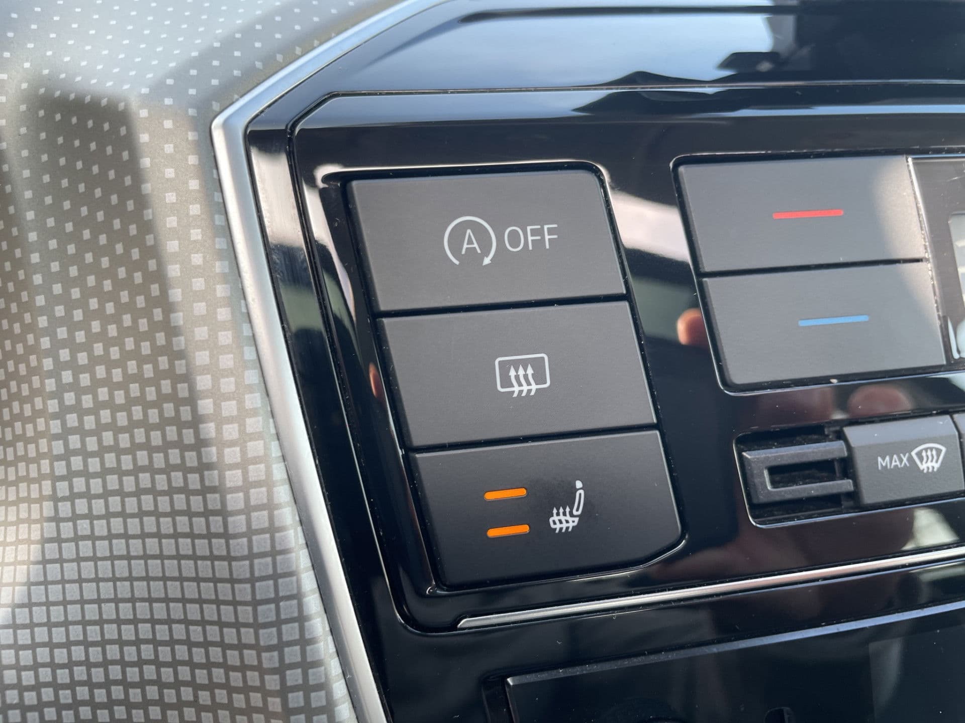 Volkswagen Up! 1.0 BMT high up! | Pano | Cruise | Camera | Leder thumbnail 16