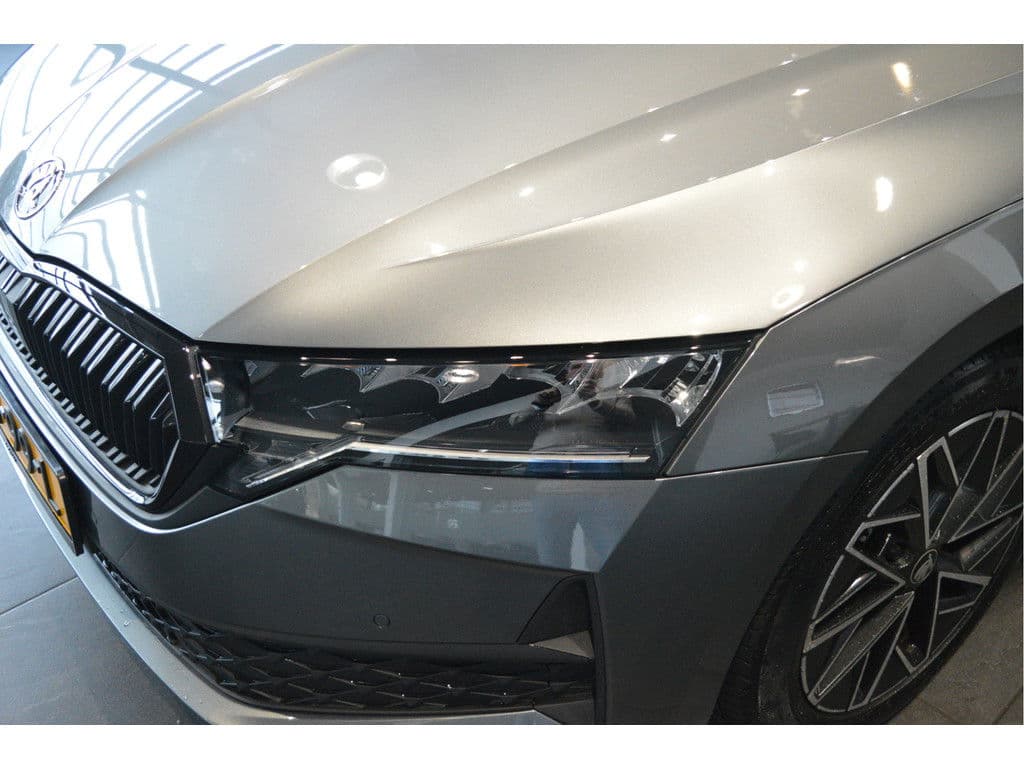 Škoda Octavia Combi 2.0 TDI Sportline navi camera led trekhaak 150 pk !! thumbnail 10