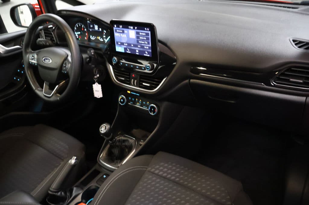 Ford Fiesta 1.0 EcoBoost Hybrid Titanium thumbnail 8