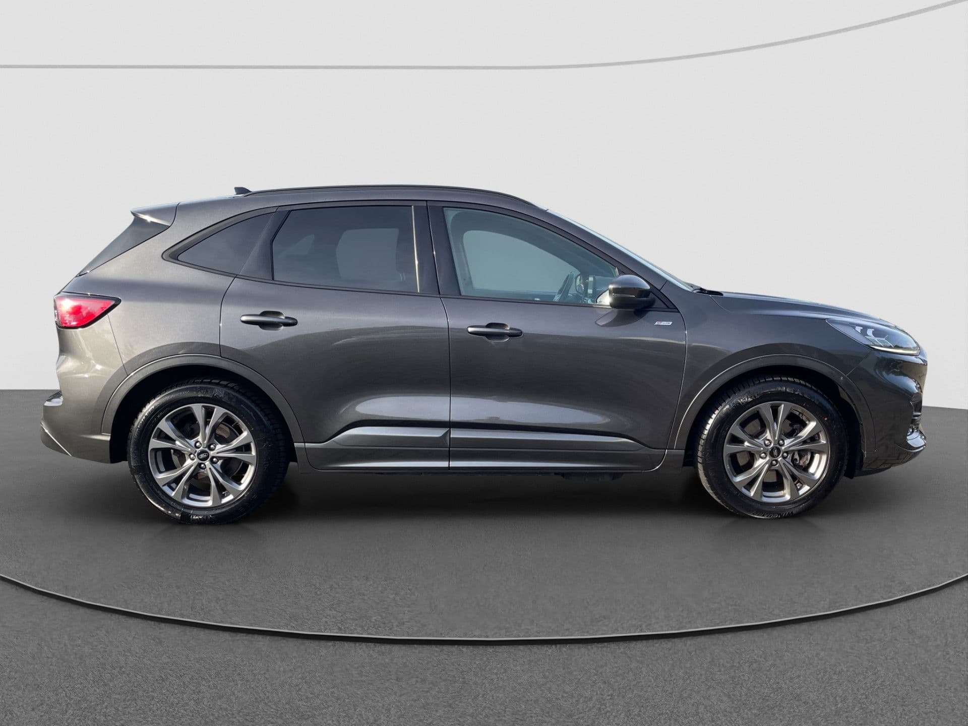 Ford Kuga 2.5 PHEV ST-Line X | Pano | Trekhaak | Winterpack | B&O thumbnail 9