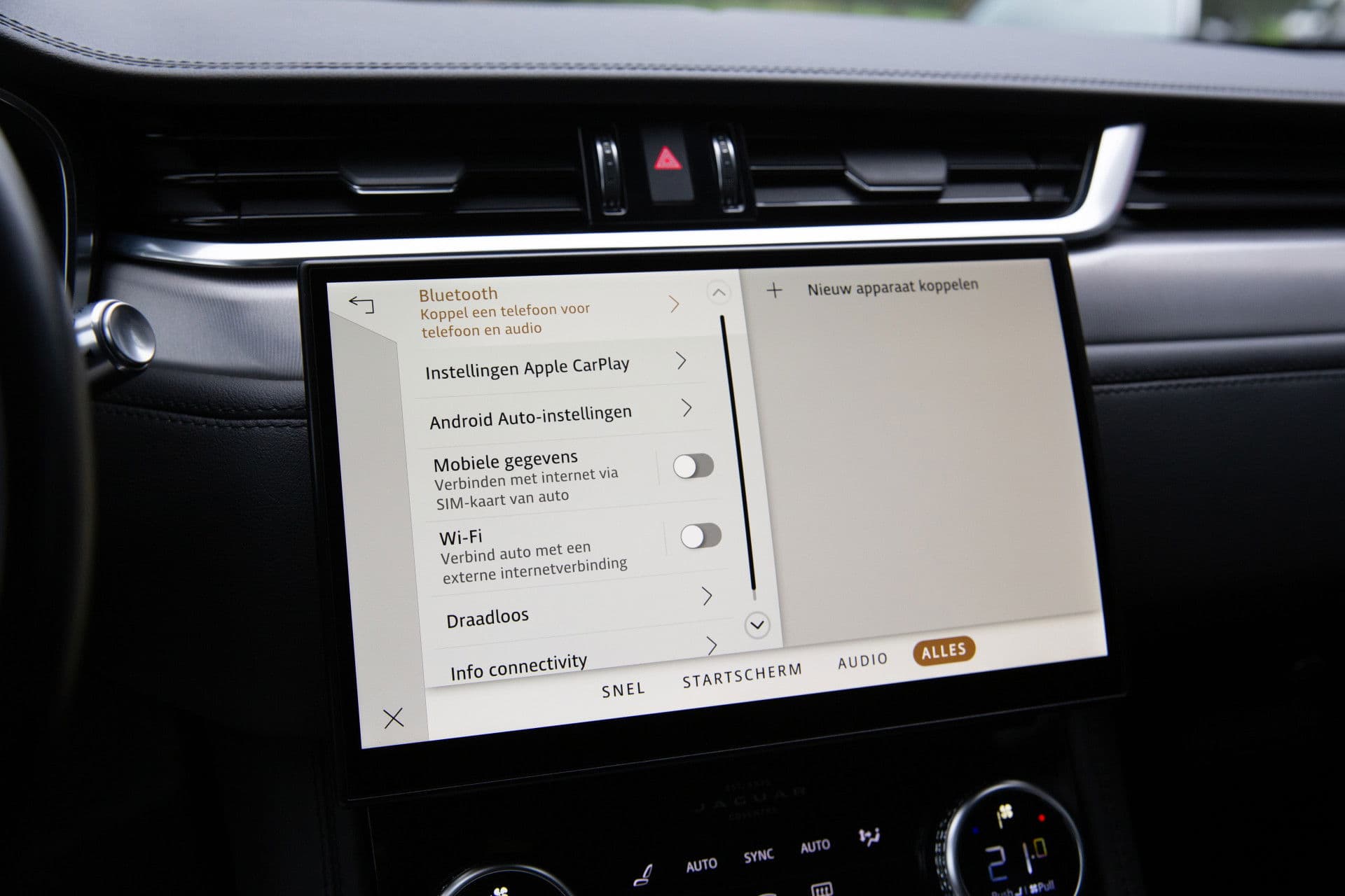 Jaguar F-Pace 2.0 P400e PHEV R-Dynamic SE , Panoramadak, Meridian, Head-up Display thumbnail 16