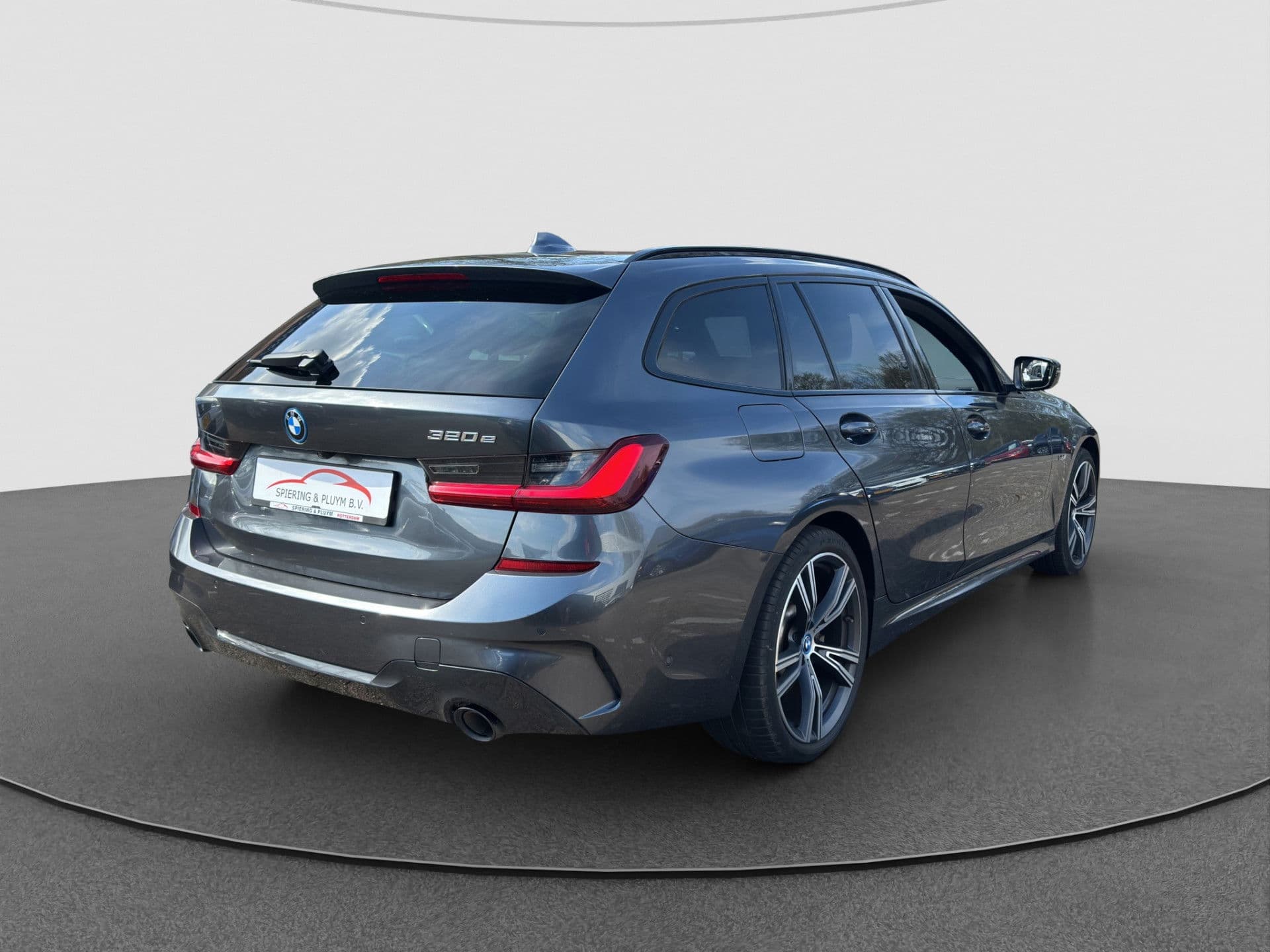BMW 3 Serie Touring 320e High Executive M-Sport | Head-Up | 19'' | Laser LED | Half leder thumbnail 5