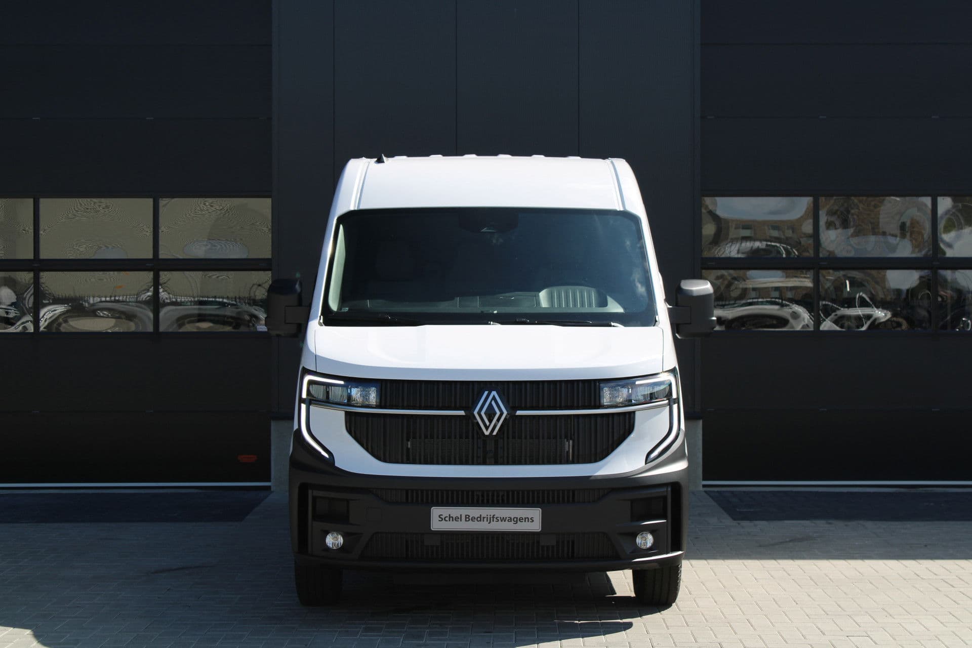 Renault Master T35 2.0 dCi 170pk L2H2 Extra - 2x Schuifdeur - Navigatie - Blind Spot - Camera - Stoelverwarming - Verwarmde voorruit - Rijklaar thumbnail 2