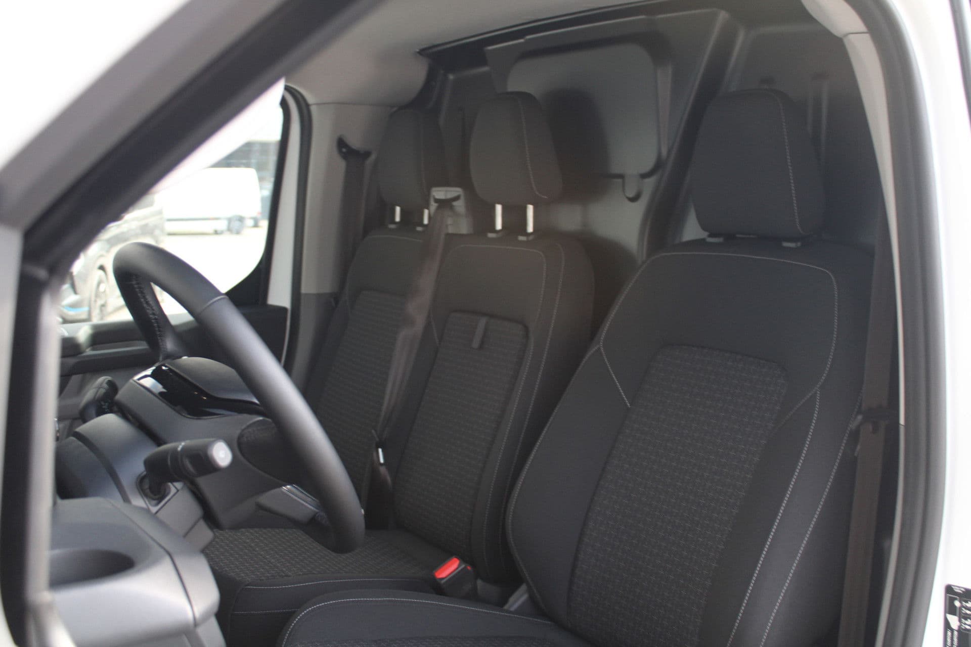 Ford Transit Custom 320 2.5 PHEV L2H1 Trend 232pk - 5 jaar GARANTIE - 2x Schuifdeur - Adaptive Cruise - Blind Spot - Navigatie - Camera - Verwarmd Stuur - Rijklaar thumbnail 34