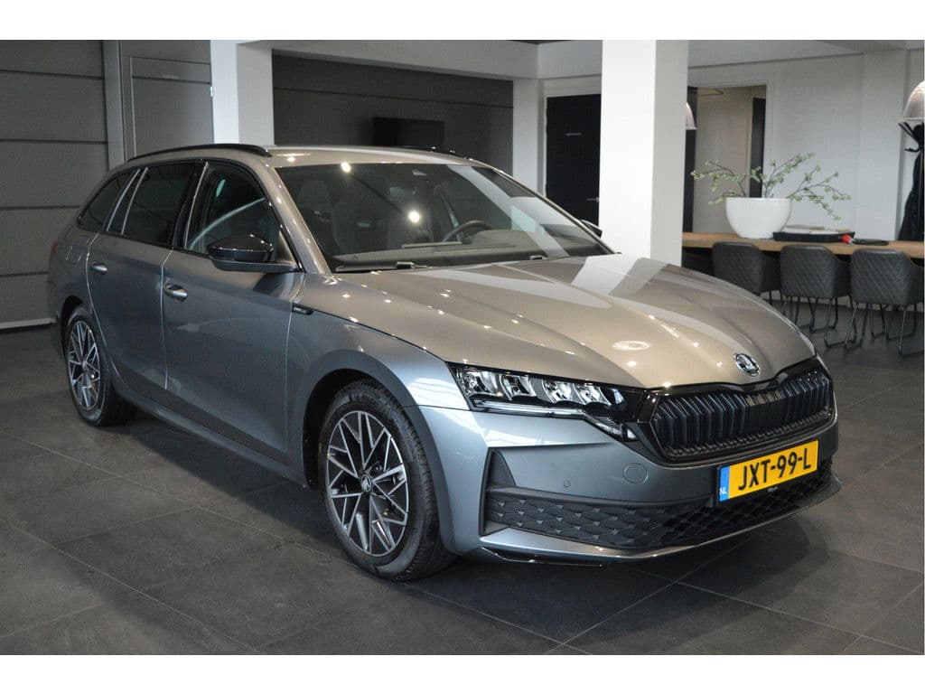 Škoda Octavia Combi 2.0 TDI Sportline navi camera led trekhaak 150 pk !! thumbnail 3