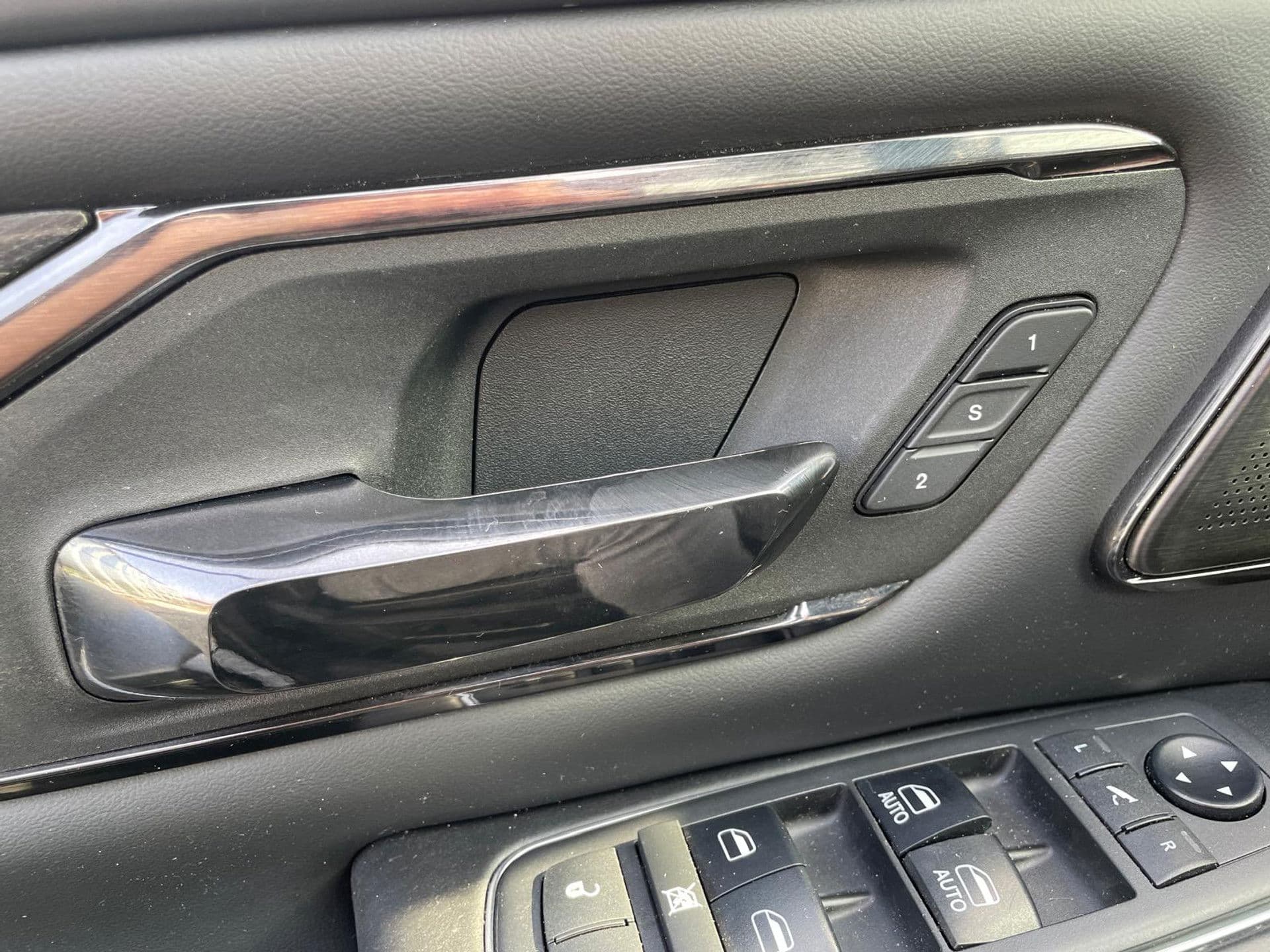 Dodge Ram 1500 5.7 V8 4x4 Crew Cab Limited | Pano | H&K | HUD | Stoelvent thumbnail 20