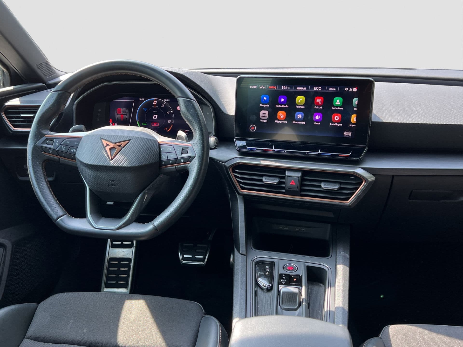 CUPRA Leon 1.4 VZ Performance | Matte | Pano | Navi | PDC thumbnail 11