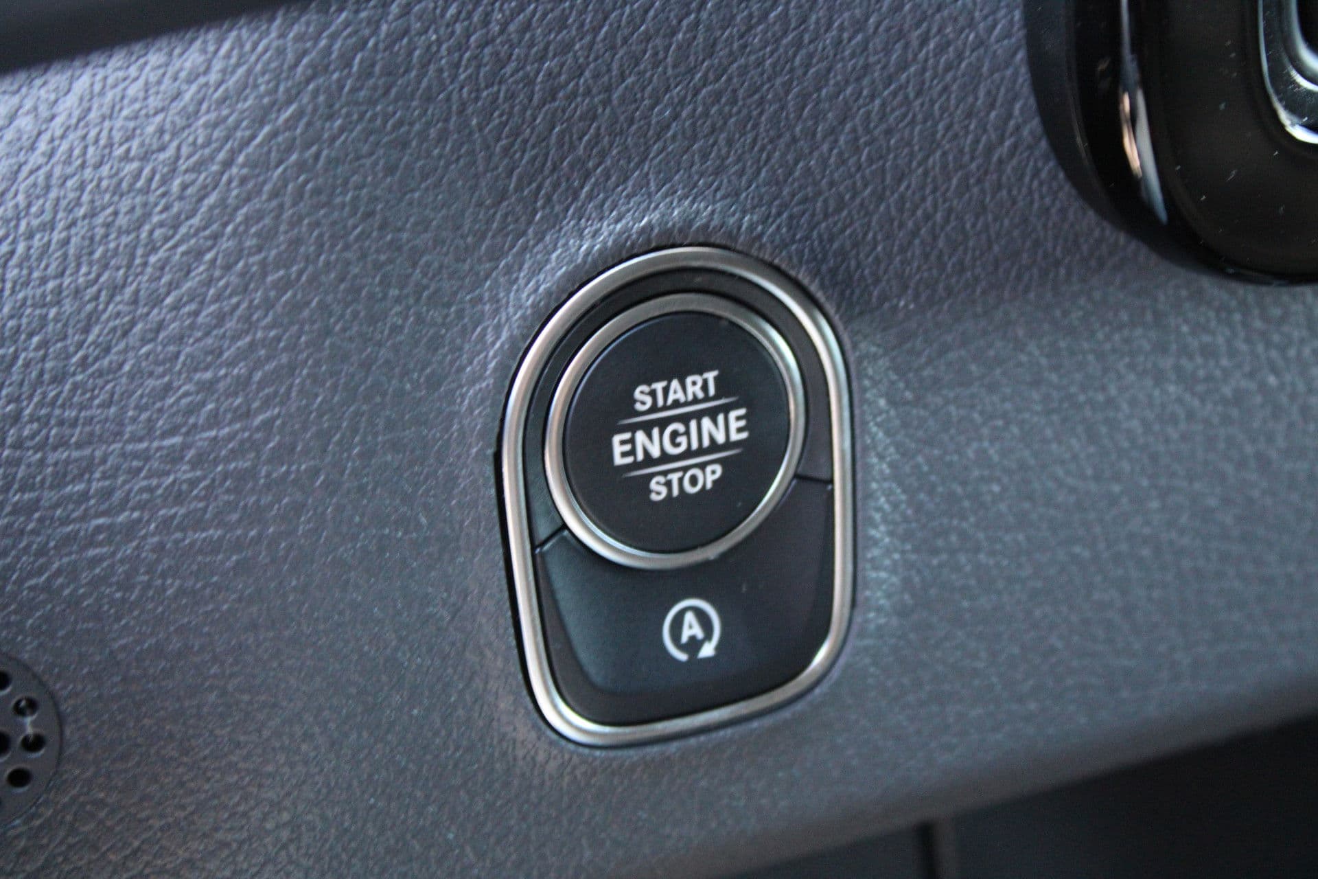 Mercedes-Benz Sprinter 317CDI L2H2 Select - LED - Mbux 10 - 3.5t Trekhaak - Geveerde Stoel - Betimmering - Camera - Carplay - Blind spot - Cruise - Rijklaar thumbnail 37