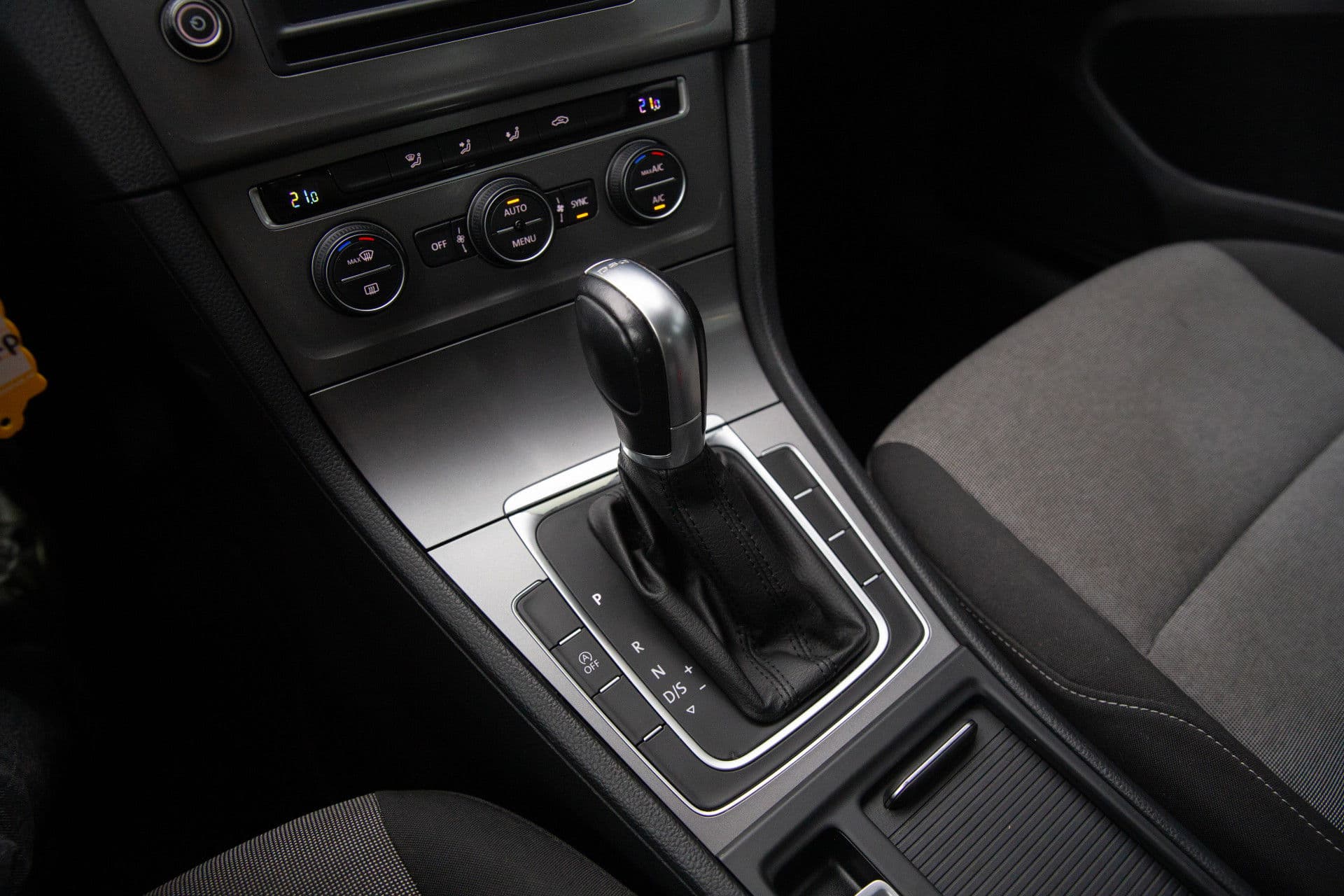 Volkswagen Golf 1.6 TDI Comfortline , Cruise control, Navigatie, thumbnail 5