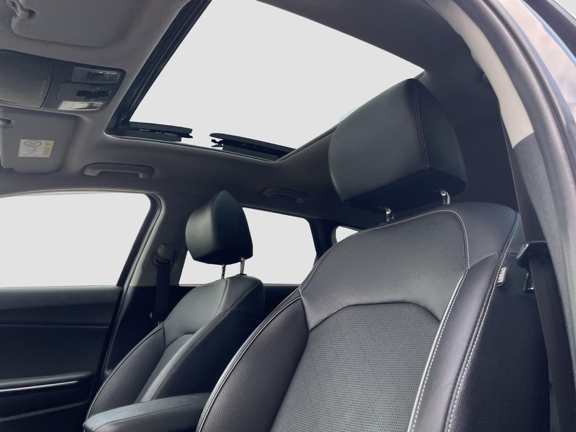 Kia Ceed Sportswagon 1.6 GDI PHEV ExecutiveLine | Facelift | Pano | Dealer onderhouden | Leder thumbnail 3