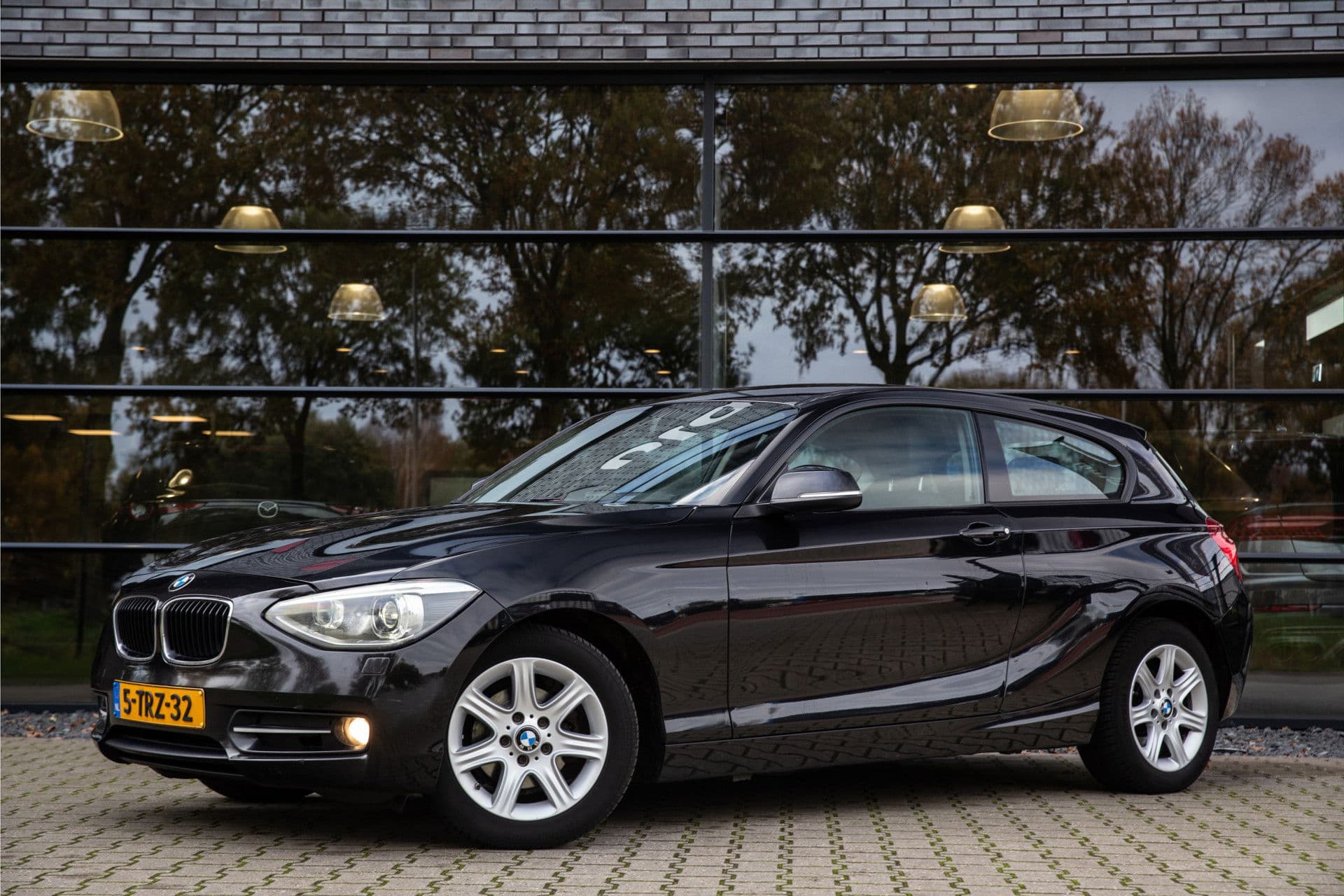 BMW 1-serie 116d , Stoelverwarming, Leder, Lichtmetalen velgen thumbnail 6