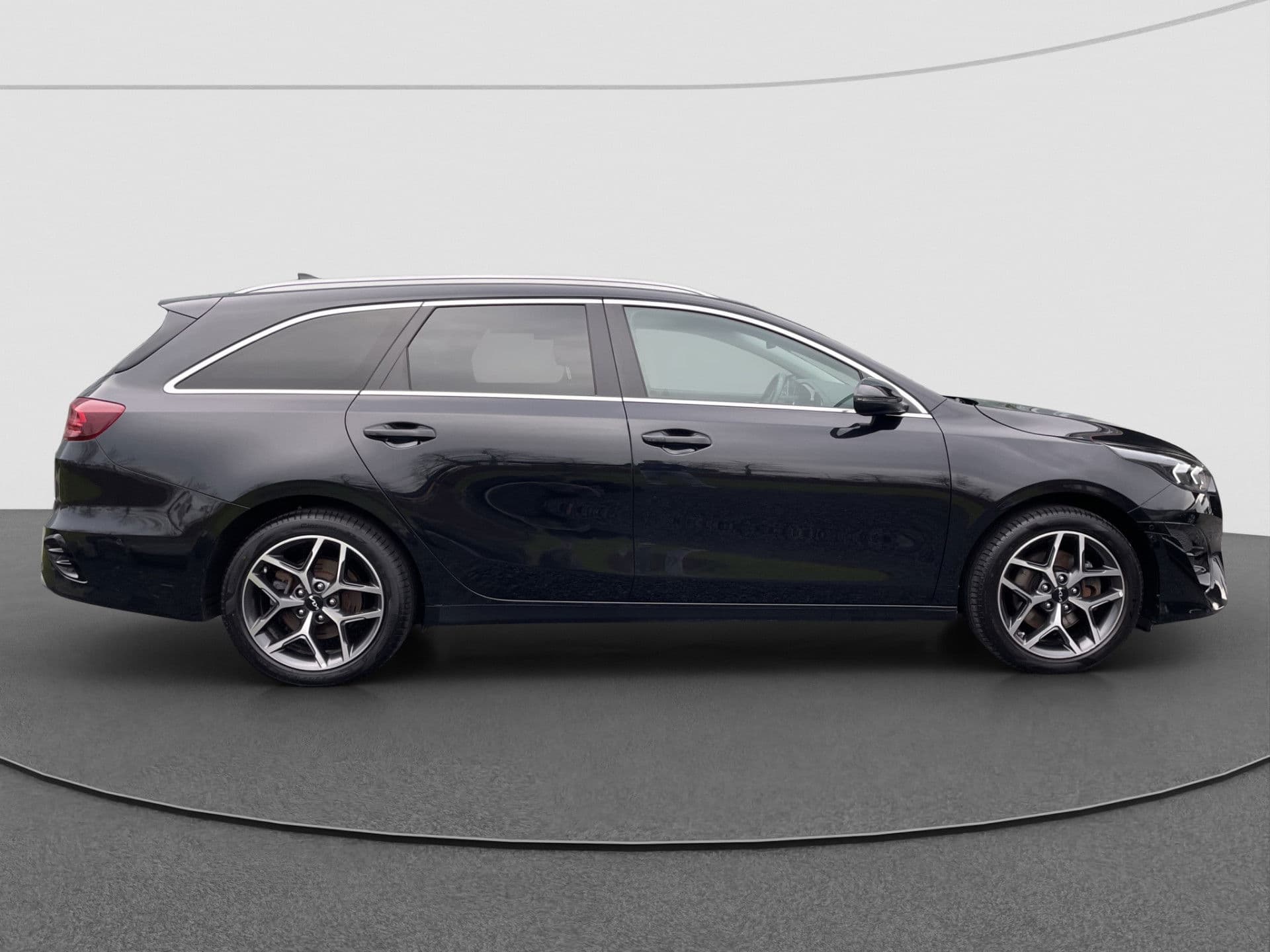Kia Ceed Sportswagon 1.6 GDI PHEV ExecutiveLine | Virtual | Leder | Stoelverk | Camera thumbnail 6