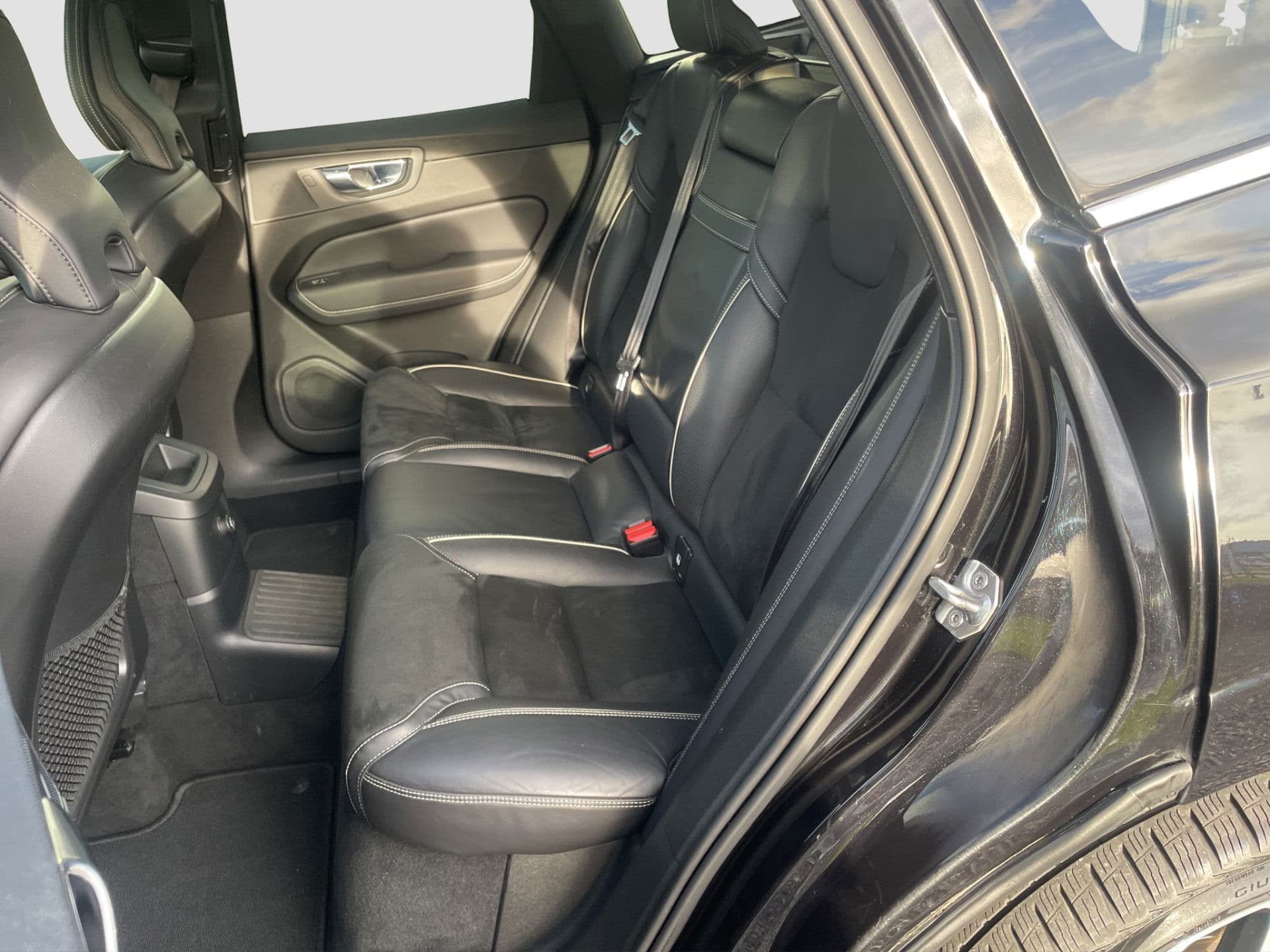 Volvo XC60 2.0 T8 Twin Engine AWD Inscription Elec.stoelen | Dodeh. | Trekhaak | Pano/schuifdak thumbnail 25