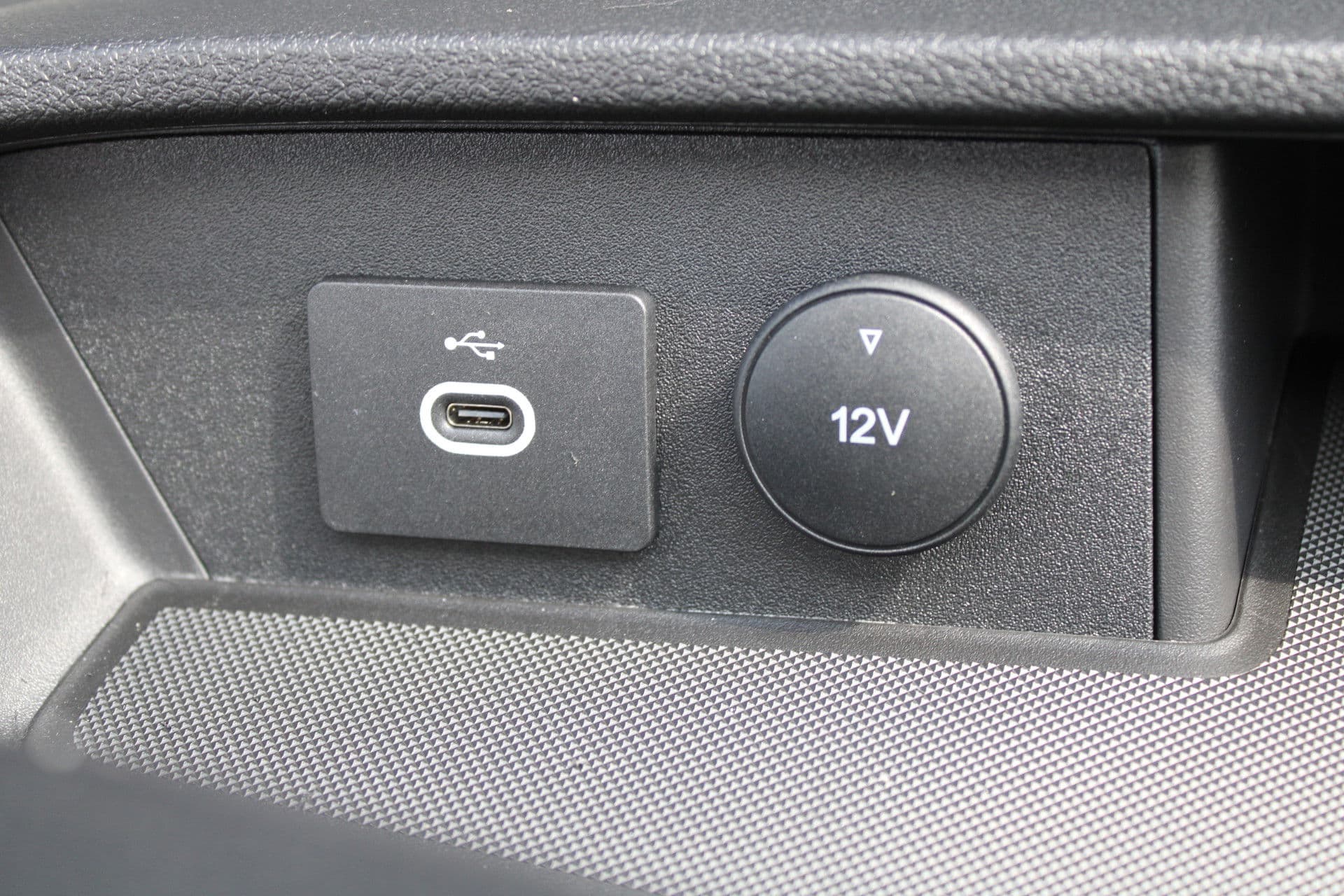 Ford Transit 350 2.0 TDCI L3H2 Trend 130pk Trend - Facelift - Xenon - Carplay - Android - Camera - Airbag Passagier - Rijklaar thumbnail 32