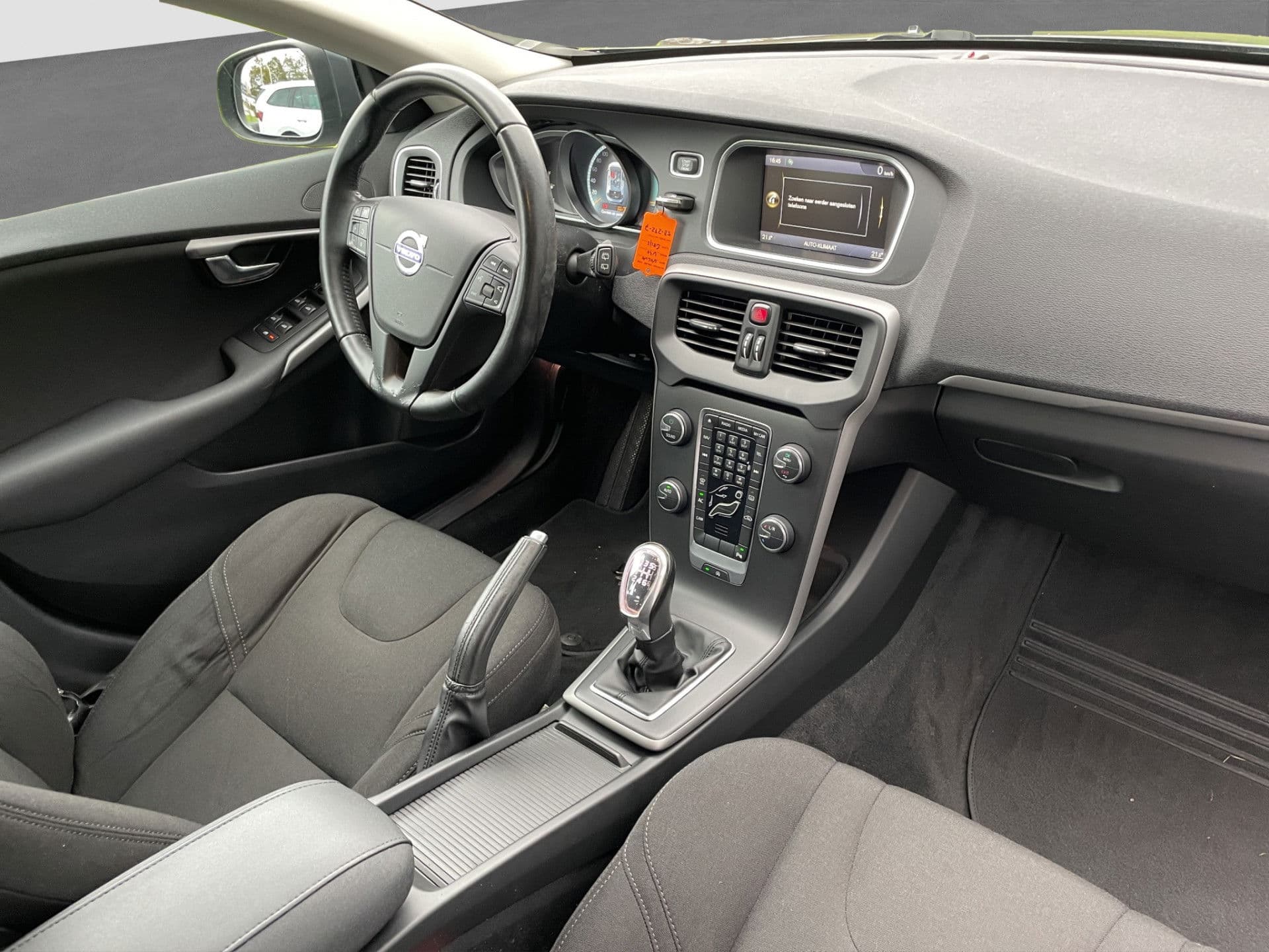 Volvo V40 1.6 T3 Kinetic Camera | Cruise | Climate | Trekhaak thumbnail 2