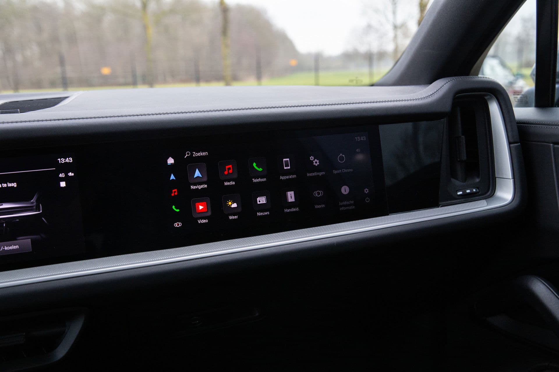 Porsche Cayenne Coupé 3.0 E-Hybrid , Panoramadak, Bijrijdersdisplay, Trekhaak, Sport Design, Origineel NL thumbnail 24