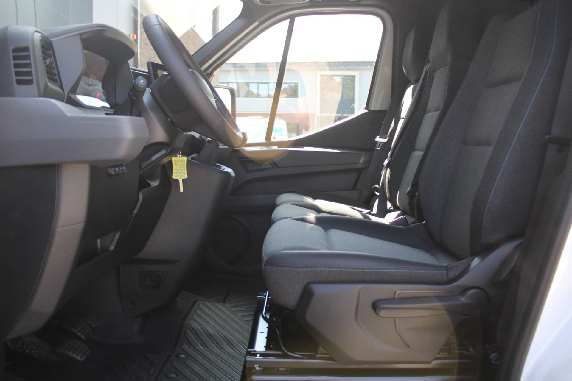 Renault Master T35 2.0 dCi 170pk L2H2 Extra - 2x Schuifdeur - Navigatie - Blind Spot - Camera - Stoelverwarming - Verwarmde voorruit - Rijklaar thumbnail 7