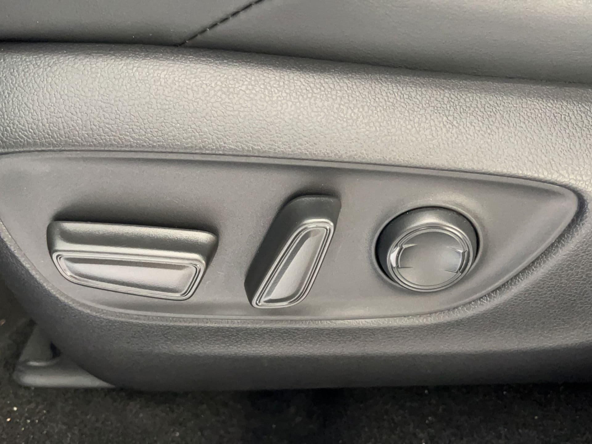 Toyota RAV4 2.5 Hybrid Bi-Tone | Pano | RCTA | H. Leder | CarPlay! thumbnail 3