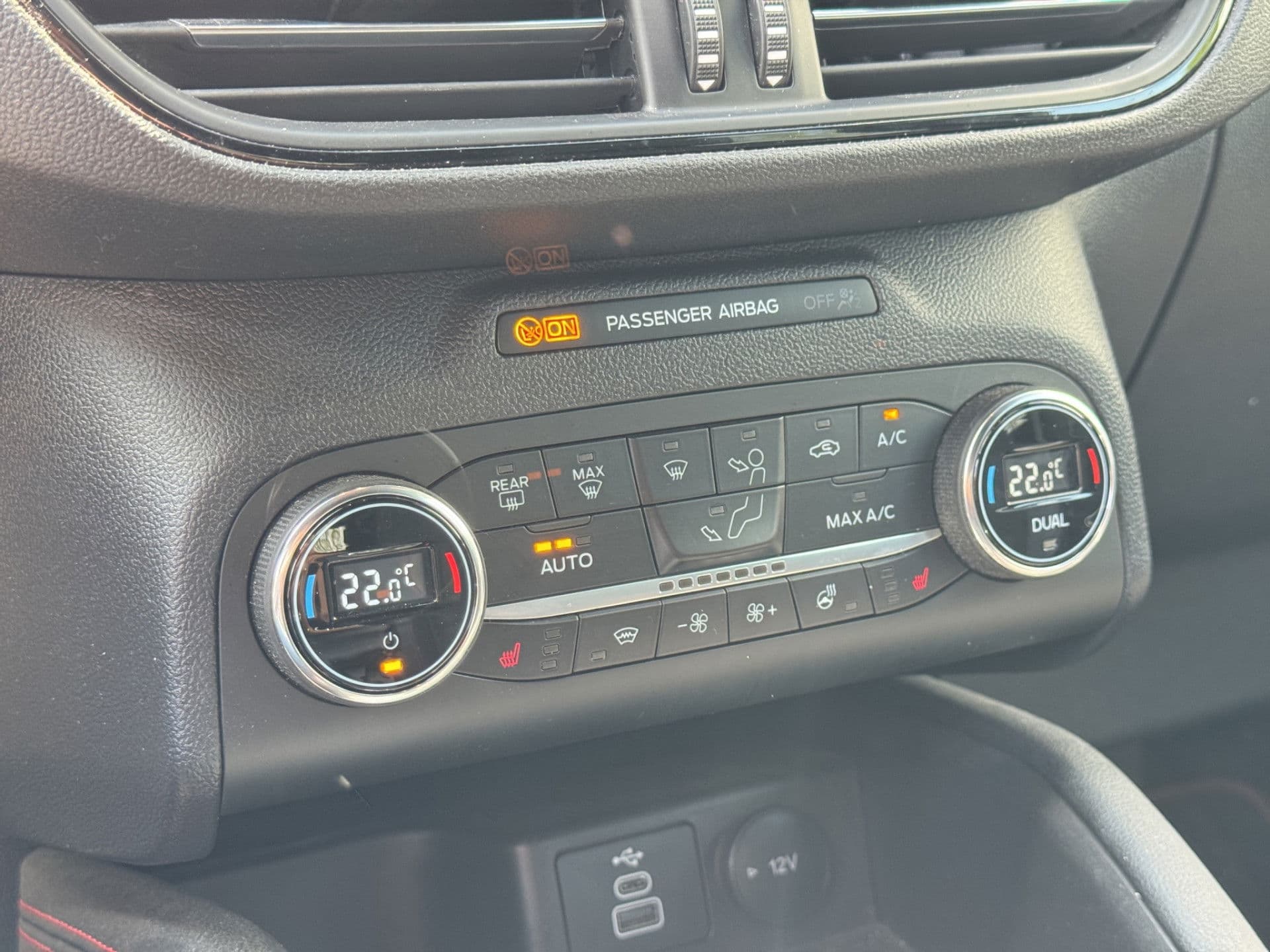 Ford Kuga 2.5 PHEV ST-Line X | Leder | 19" | Drive Ass. Pack | Winter pack thumbnail 20