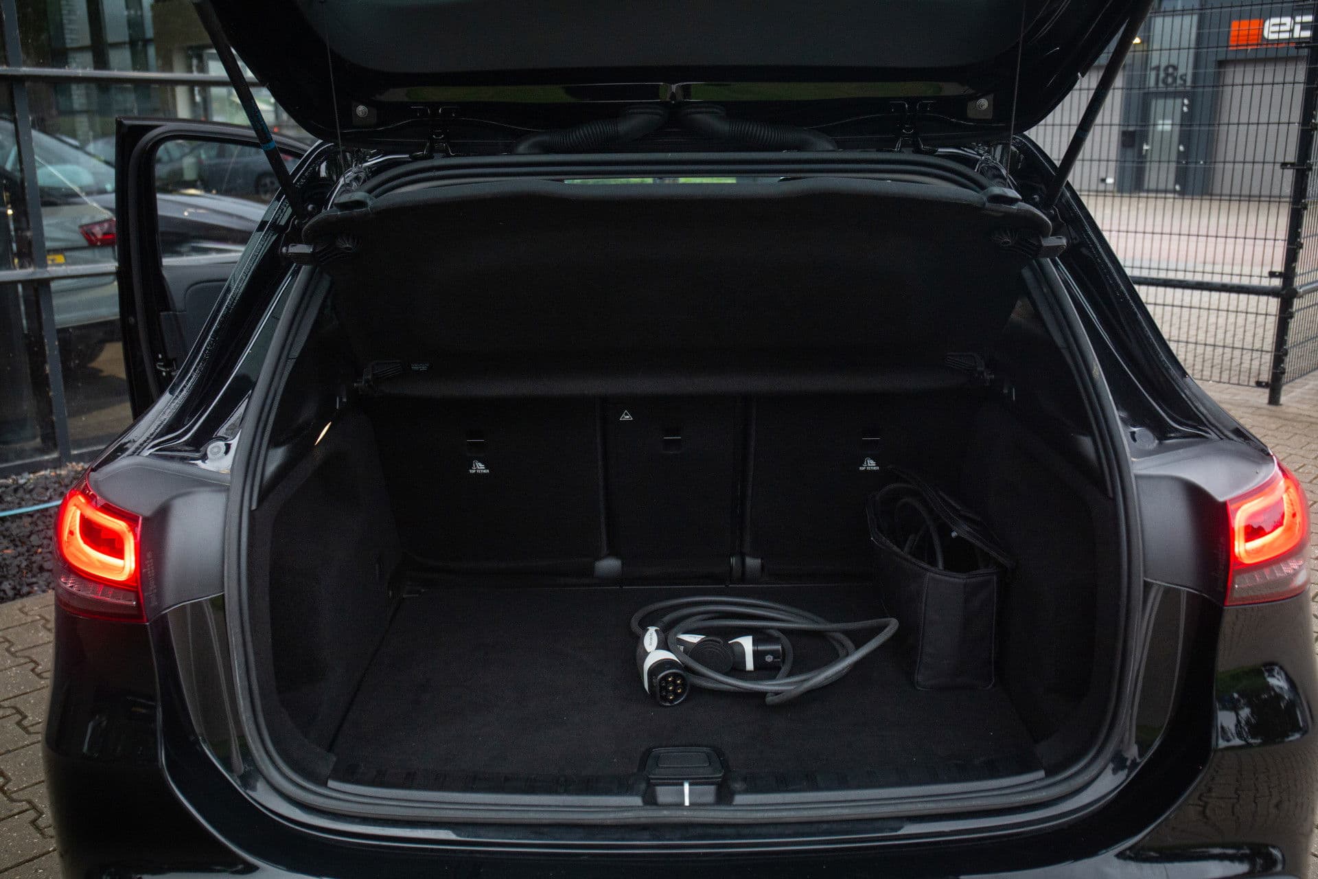 Mercedes-Benz GLA 250 e Business Solution AMG Limited , Trekhaak, Camera, Stoelverwarming, Cruise control thumbnail 23