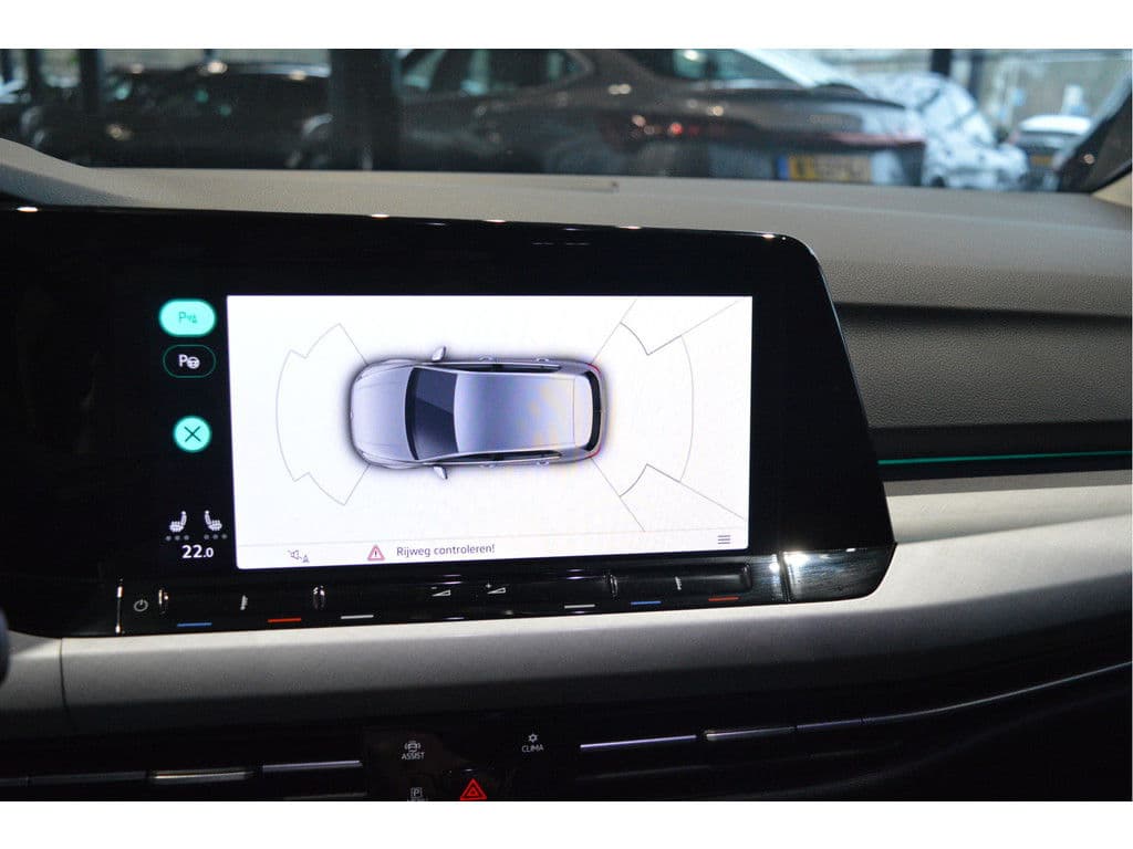 Volkswagen Golf 1.0 eTSI Life navi clima cruise led pdc !! thumbnail 17