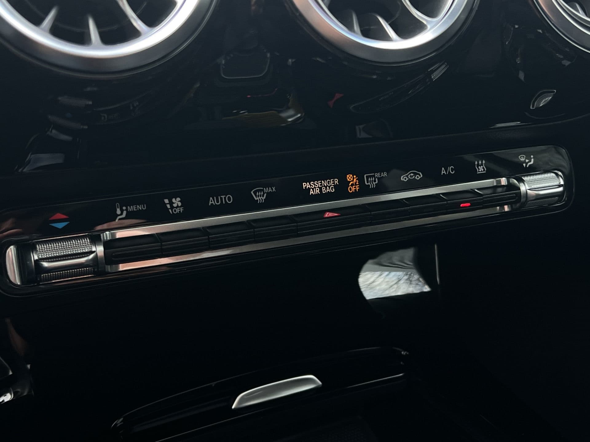 Mercedes-Benz A-Klasse 250 e AMG Premium Plus | Pano | NAP | Sfeerverl | Burmester | Camera | Stoelverw | thumbnail 29