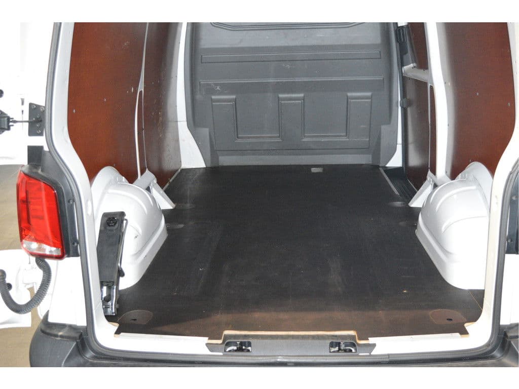 Volkswagen Transporter 2.0 TDI L2H1 airco cruise app connect trekhaak 150 pk !! thumbnail 10