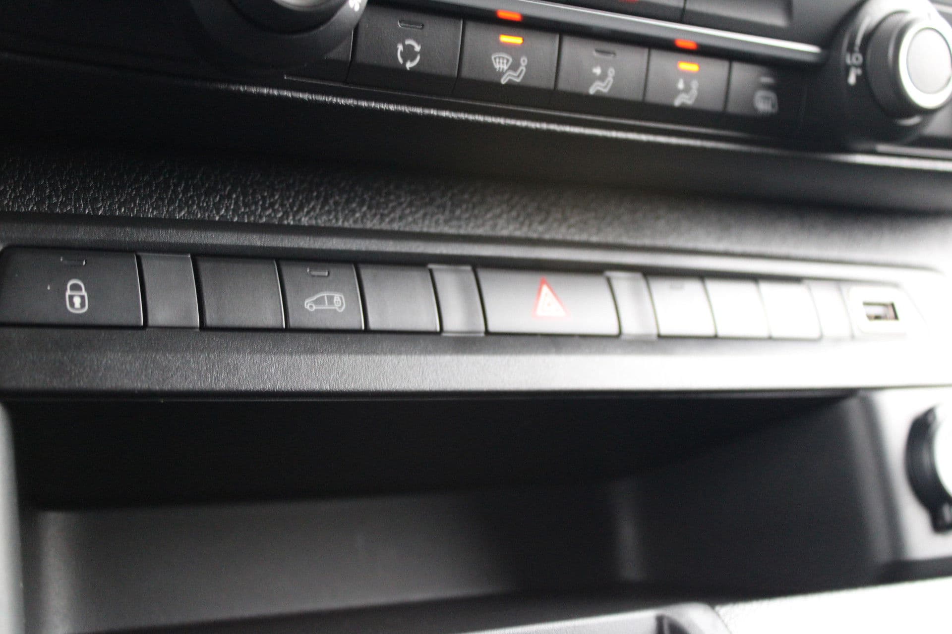 Citroën Ë-Jumpy L2 136 75 kWh 136pk - Cruise - Airco - PDC - Bluetooth - DAB - Rijklaar thumbnail 27