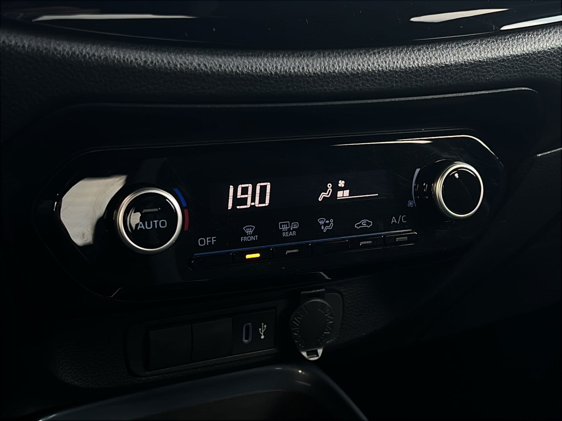 Toyota Aygo X 1.0 VVT-i MT Envy | Adaptive | Lane assist | Carplay | Keyless thumbnail 8