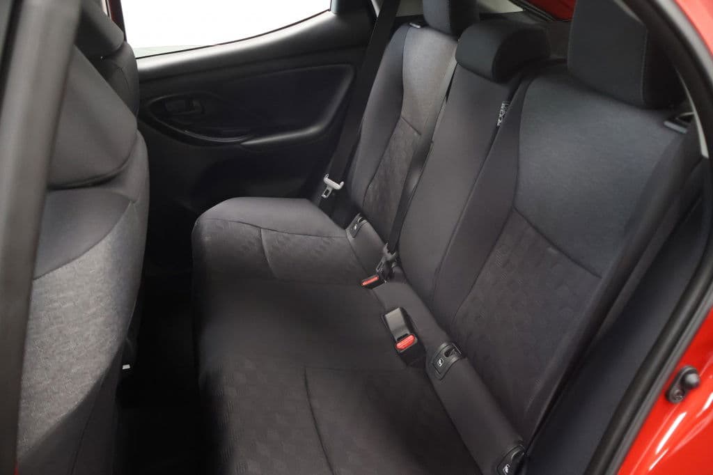 Toyota Yaris 1.5 Hybride 115 Dynamic | Comfort Pack | €3.000 korting thumbnail 8