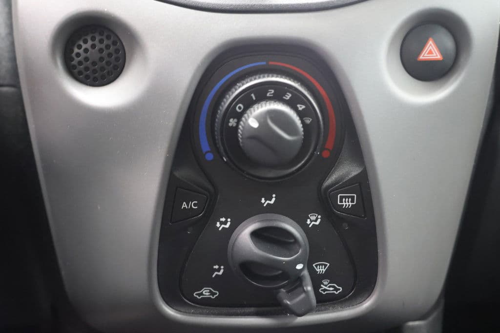 Peugeot 108 1.0 e-VTi Allure TOP thumbnail 20