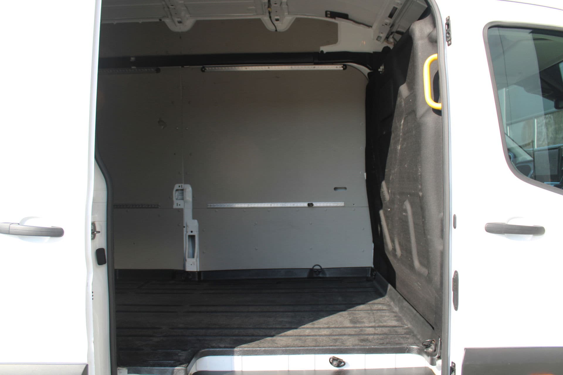 Ford Transit 350 2.0 TDCI L4H3 Trend RWD 130pk - 270gr deuren - Camera - Cruise - Carplay - Airco - PDC - Rijklaar thumbnail 13