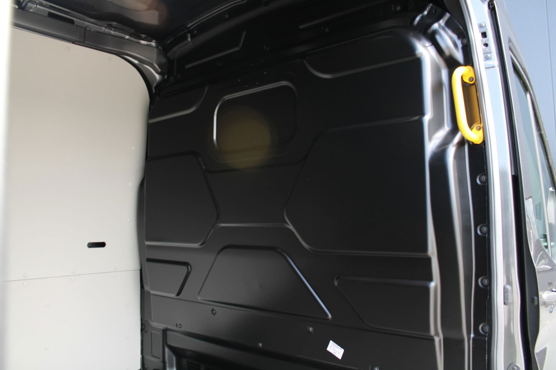 Ford Transit 350 2.0 TDCI L2H2 Trend 165pk - Facelift - Adaptive Cruise - Navigatie - Blind Spot - 360 Camera - Stoel - Stuurverwarming - Rijklaar thumbnail 11