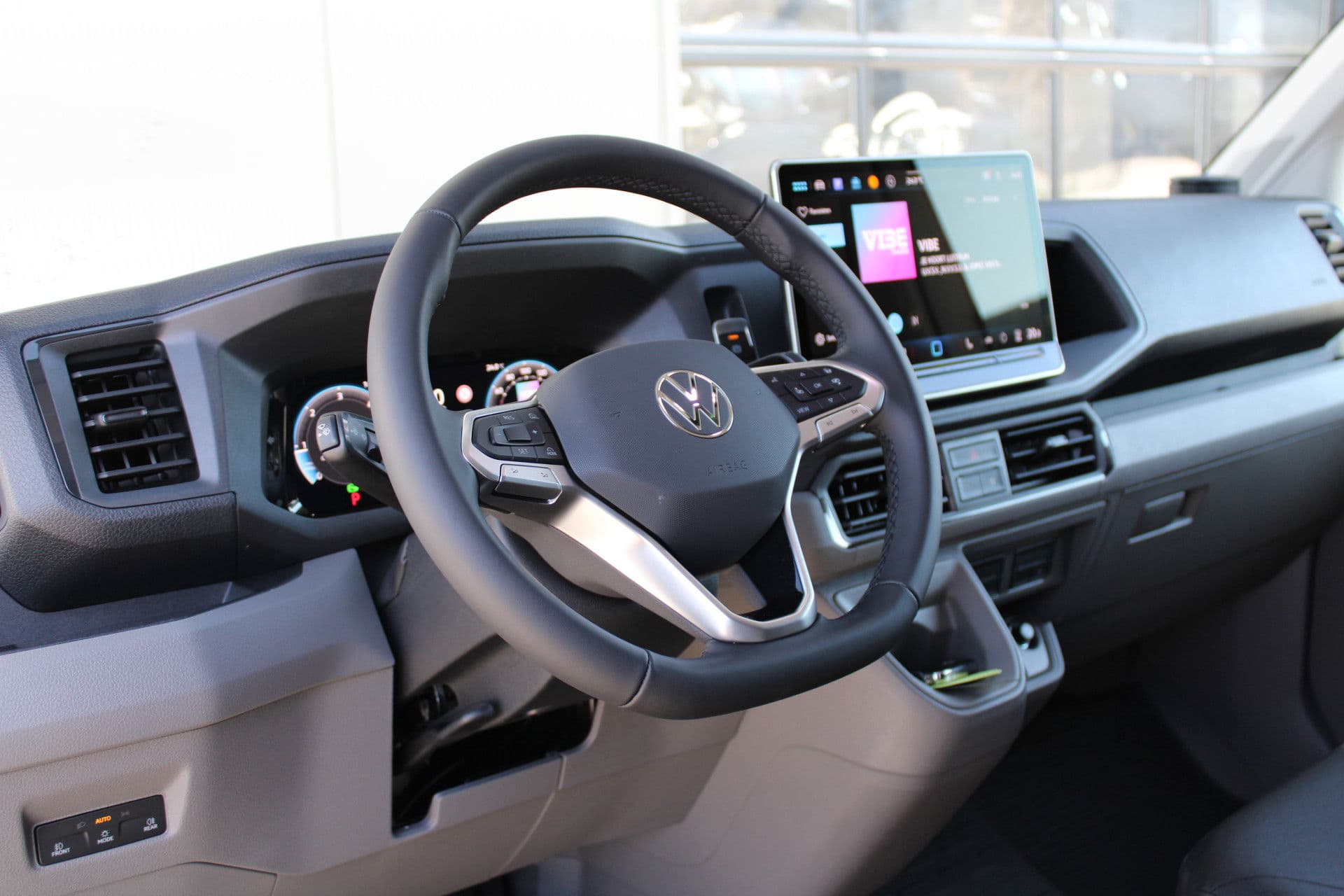 Volkswagen Crafter 35 2.0 TDI L3H2 177pk - Facelift - Navigatie - LED - Geveerde stoel - Virtual cockpit - Camera - Verwarmd stuur - Stoelverwarming - Rijklaar thumbnail 11