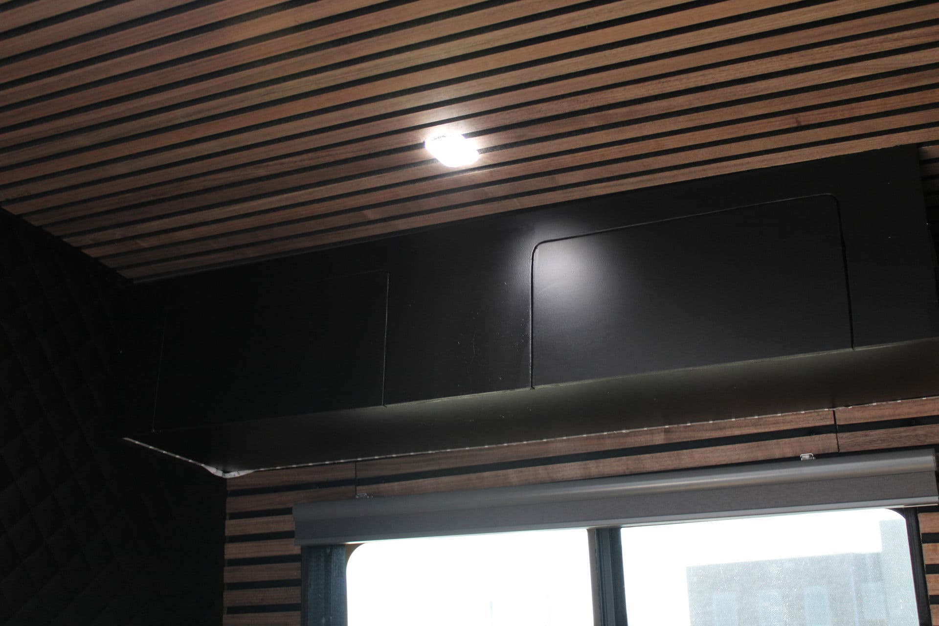 Ford Transit 350 2.0 TDCI L3H2 Trend 130pk - Camper/Grijs Kenteken - Blind Spot - ACC - Trekhaak - Stoelverwarming - Luifel - Rijklaar thumbnail 36