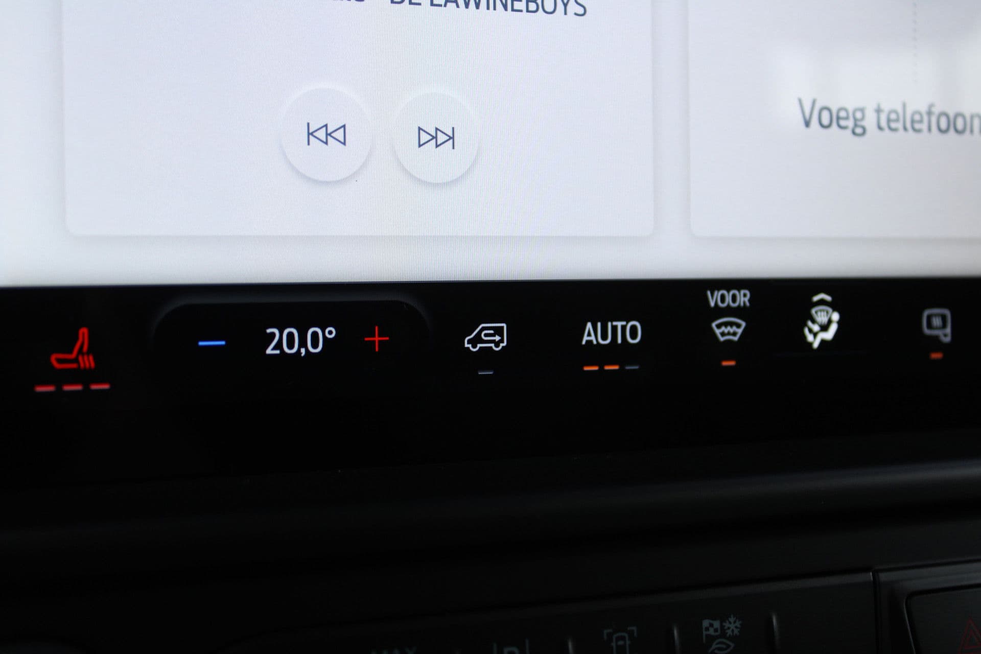 Ford Transit Custom 320 2.0 TDCI L2H1 Trend DC 136pk - Carplay - Android - Camera - Trekhaak - LED koplampen - Stoelverwarming - Draadloos laden - Rijklaar thumbnail 14