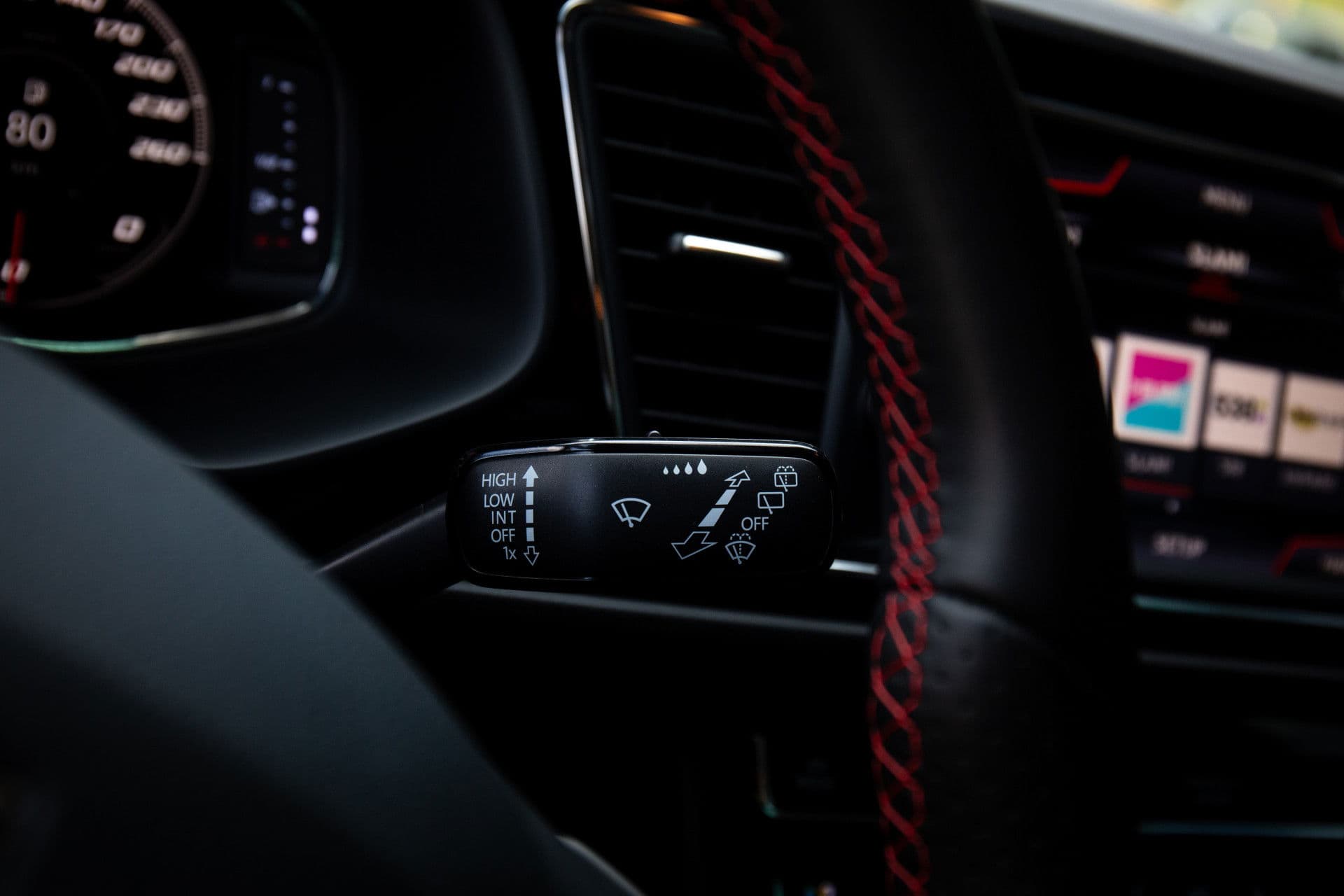 SEAT Leon 1.5 TSI FR Business Intense , Automaat, Cruise control, Sportstuur, Rode sticksels thumbnail 14