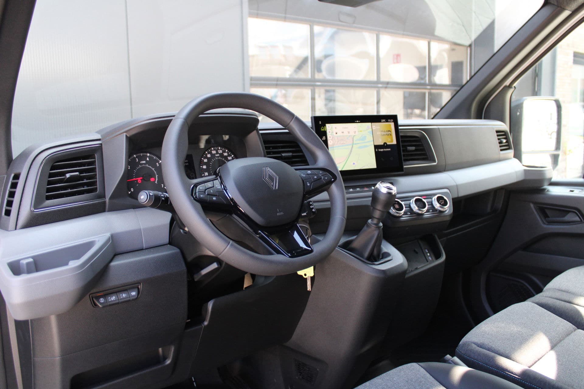 Renault Master T35 2.0 dCi 170pk L2H2 Extra - 2x Schuifdeur - Navigatie - Blind Spot - Camera - Stoelverwarming - Verwarmde voorruit - Rijklaar thumbnail 13