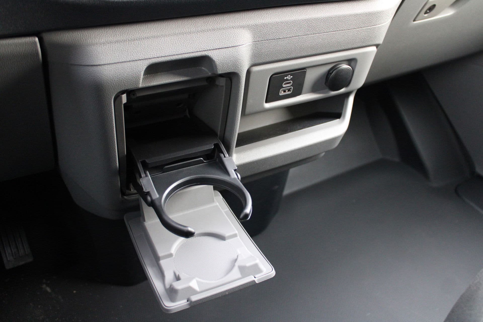 Ford Transit Custom 320 2.5 PHEV L2H1 Limited 232pk - 2x Schuifdeur - Trekhaak - Stoel/Stuurverwarming - ACC - Blindspot - Keyless - Rijklaar thumbnail 32